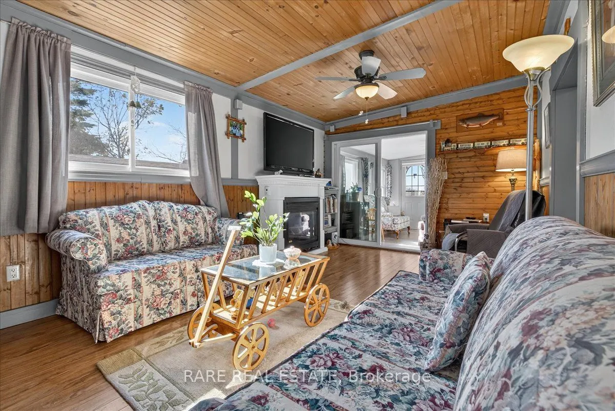 302694 Douglas Street, #61