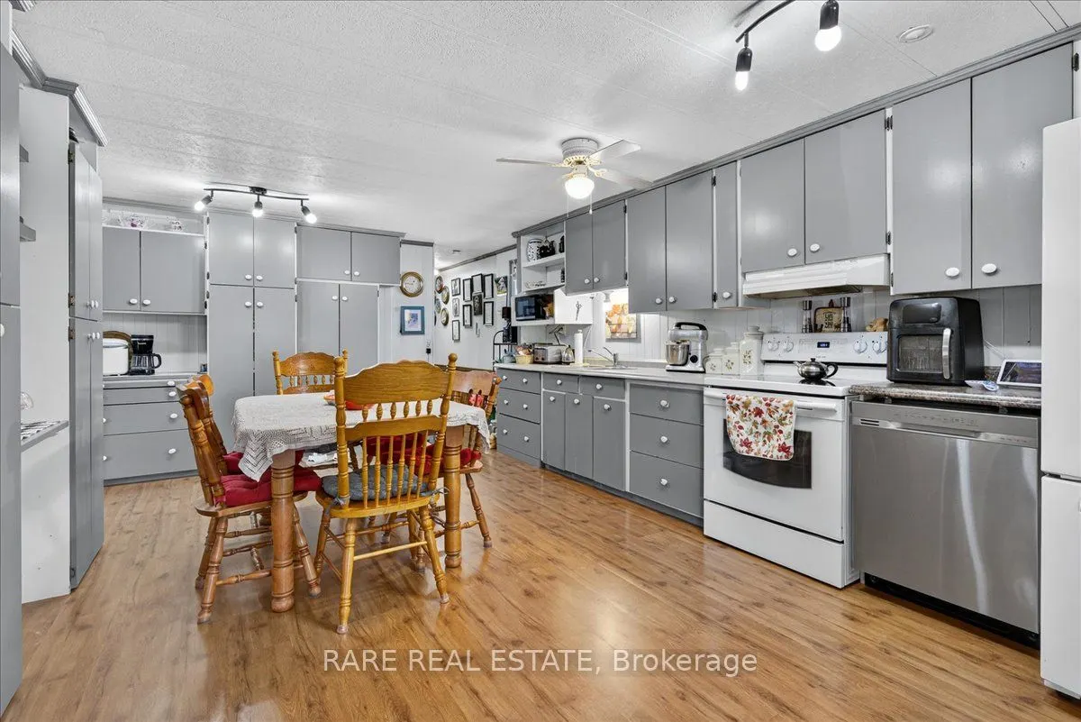 302694 Douglas Street, #61