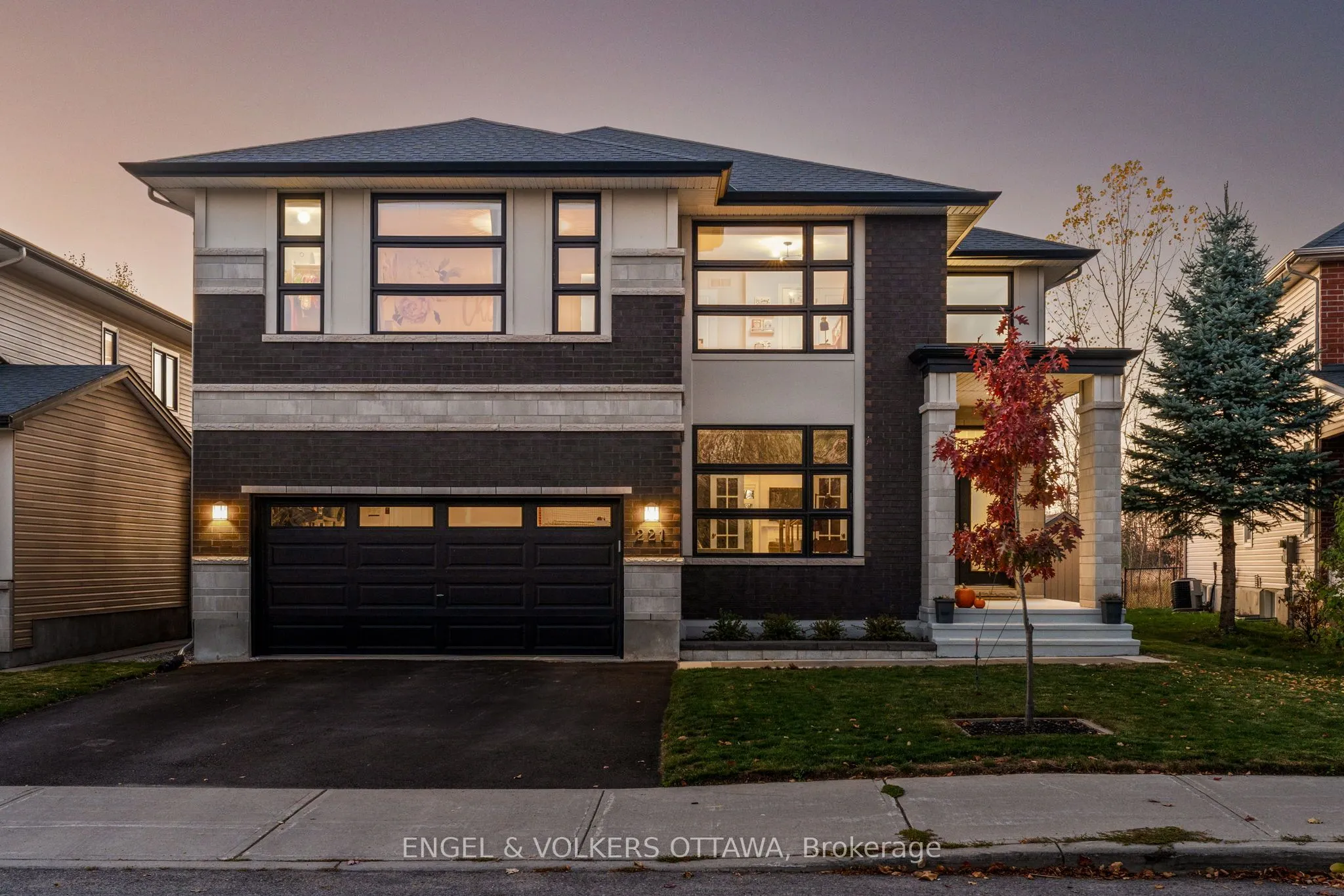 221 Cooks Mill Crescent