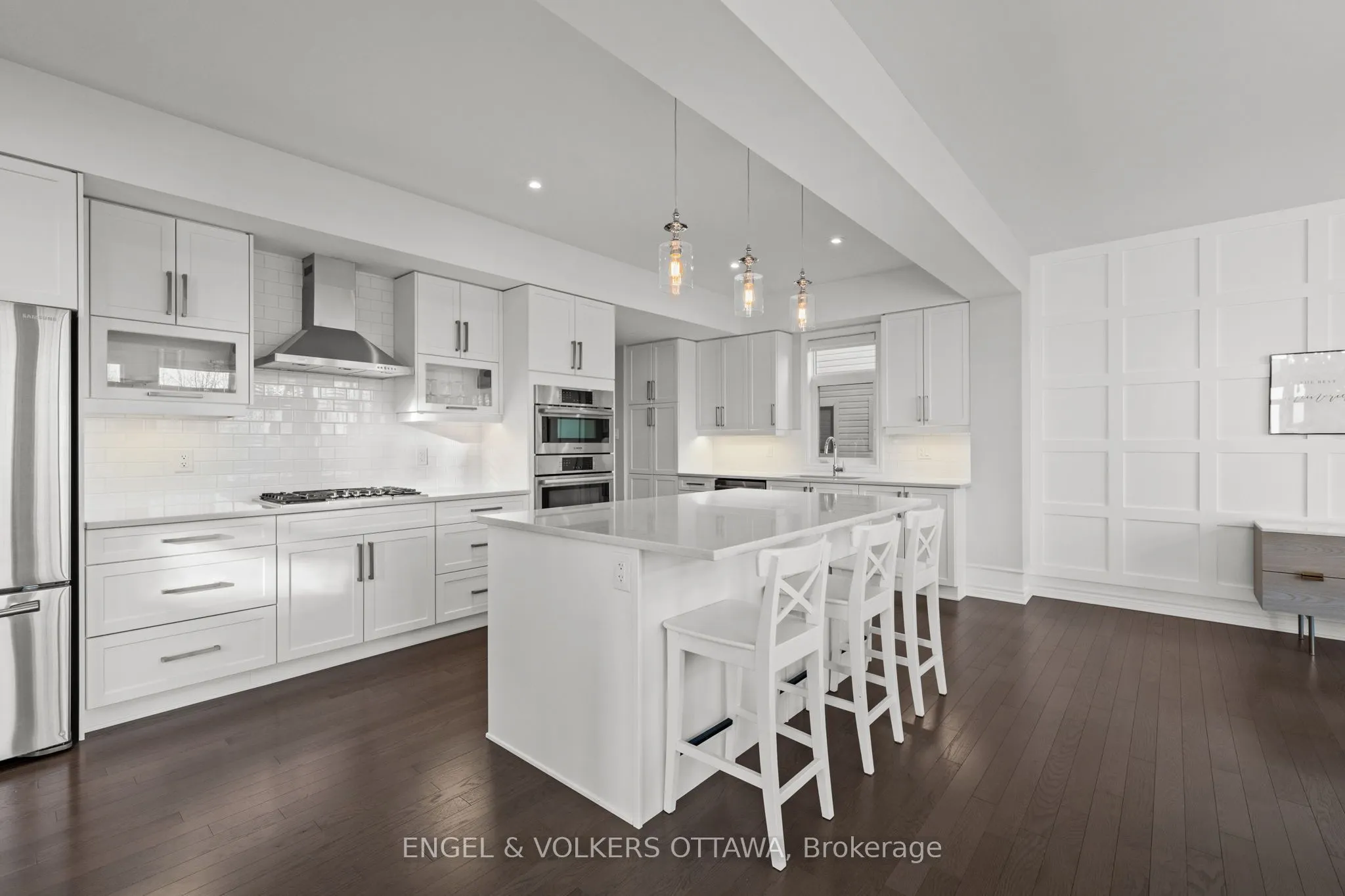 221 Cooks Mill Crescent