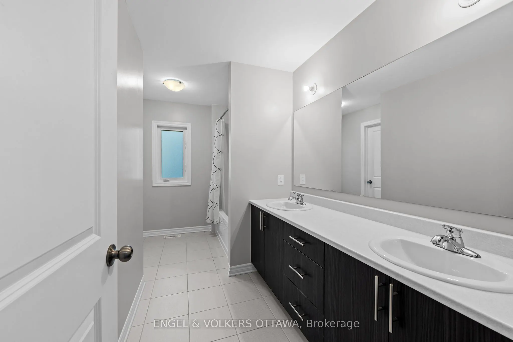 221 Cooks Mill Crescent