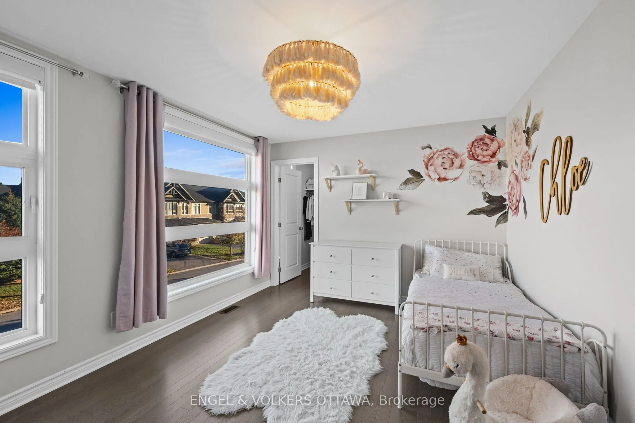 221 Cooks Mill Crescent