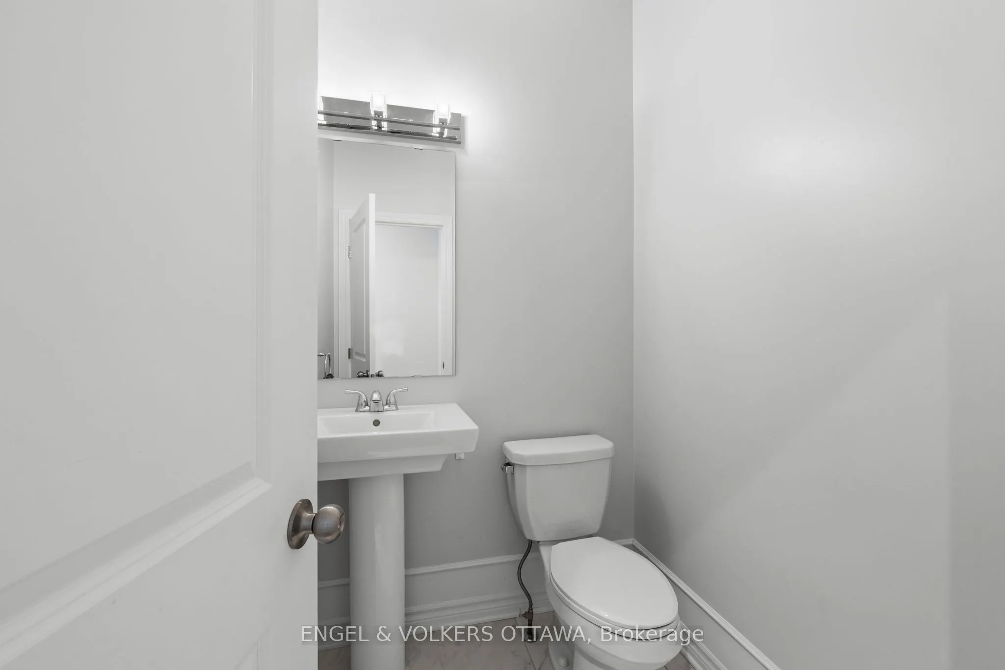 221 Cooks Mill Crescent