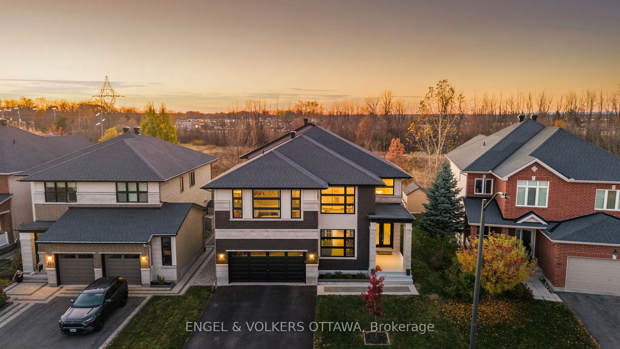 221 Cooks Mill Crescent