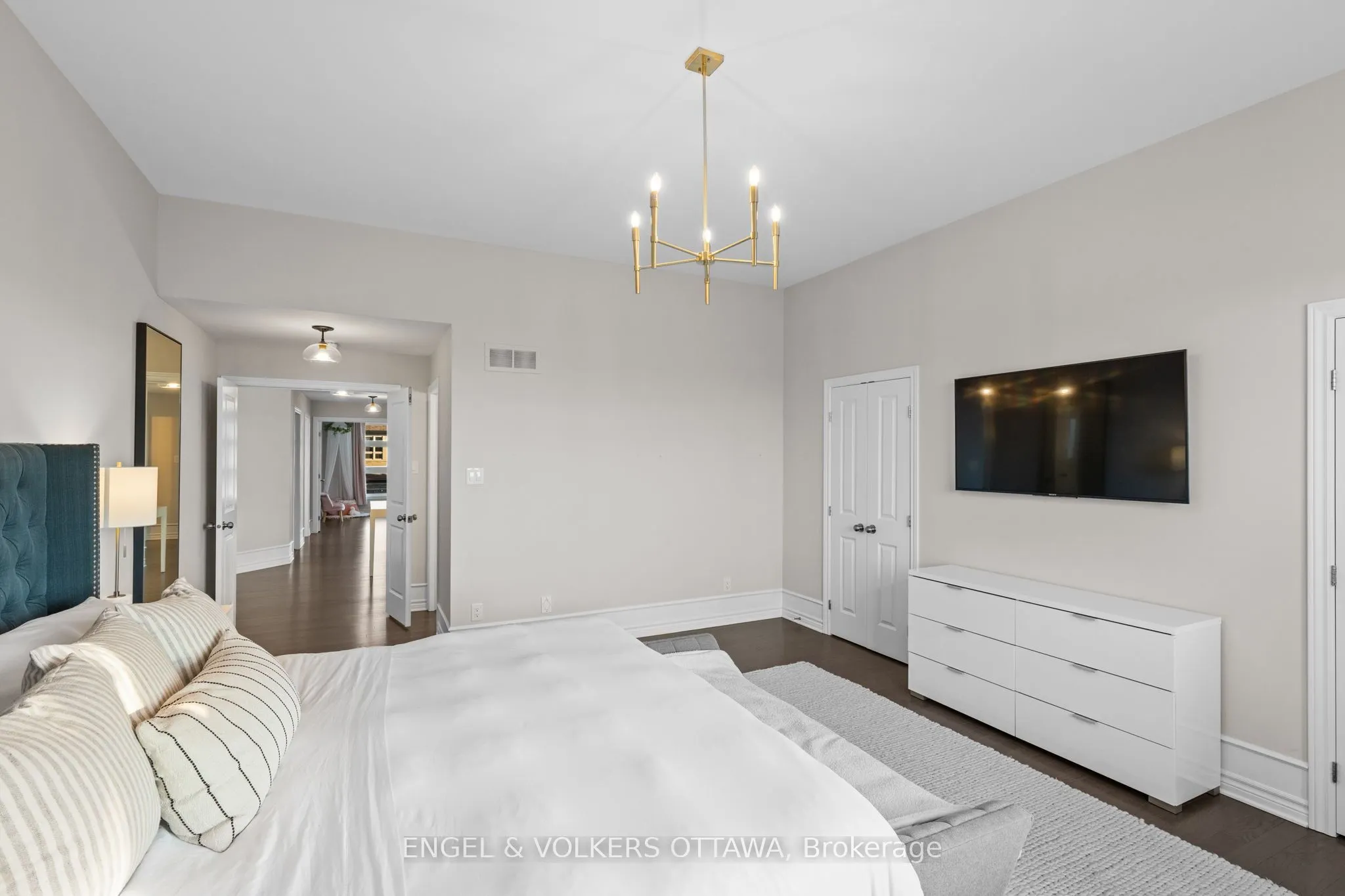 221 Cooks Mill Crescent