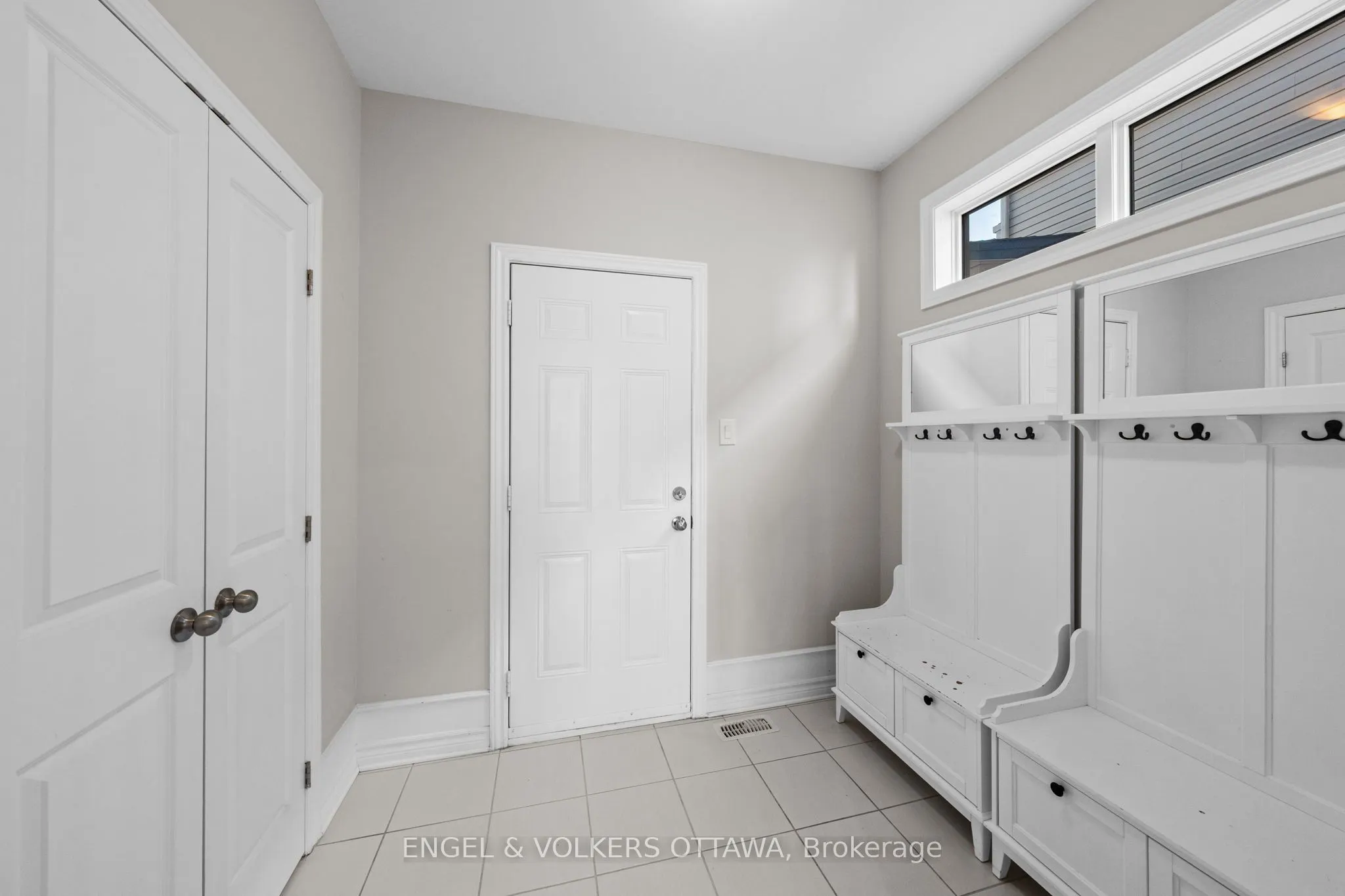 221 Cooks Mill Crescent