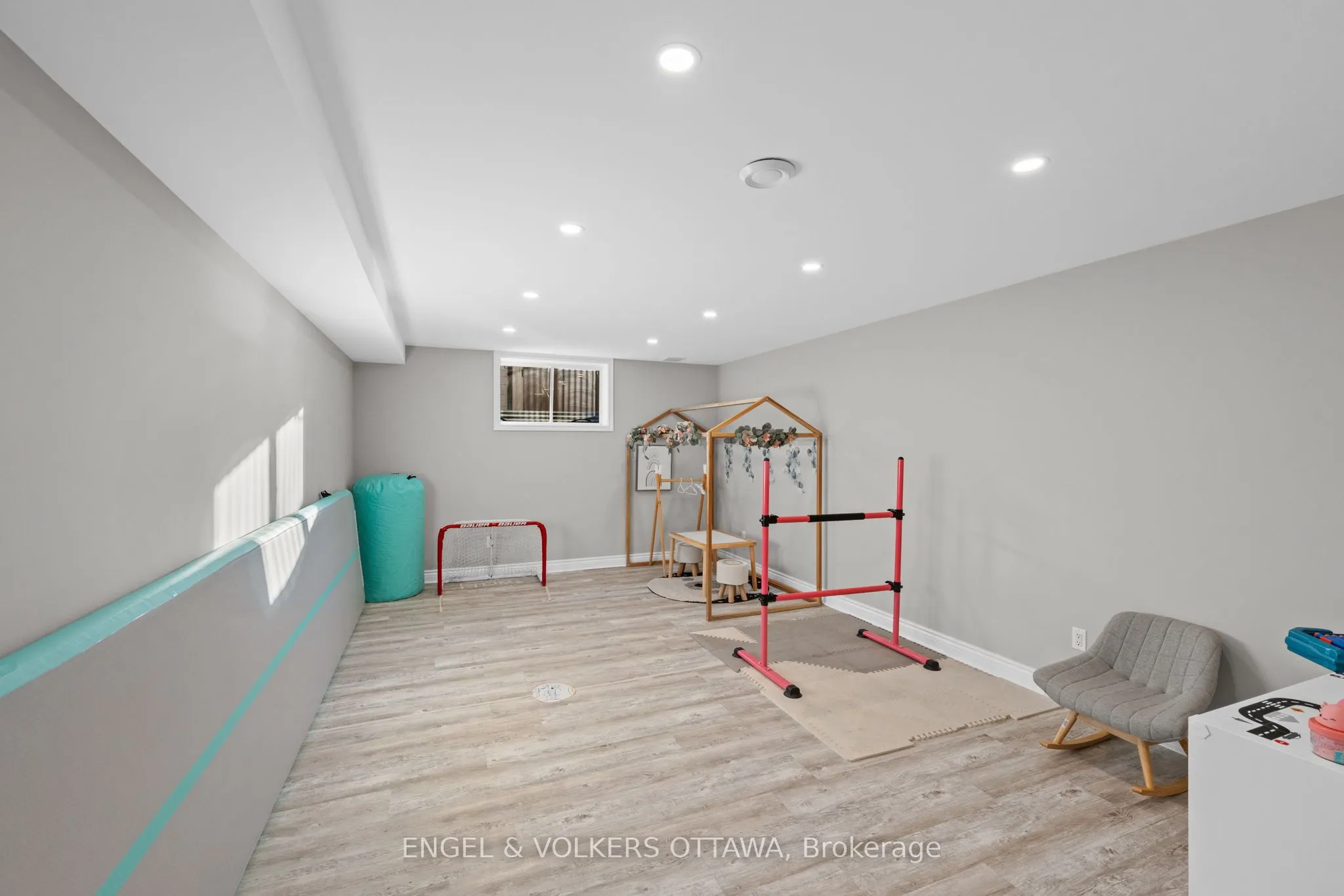 221 Cooks Mill Crescent