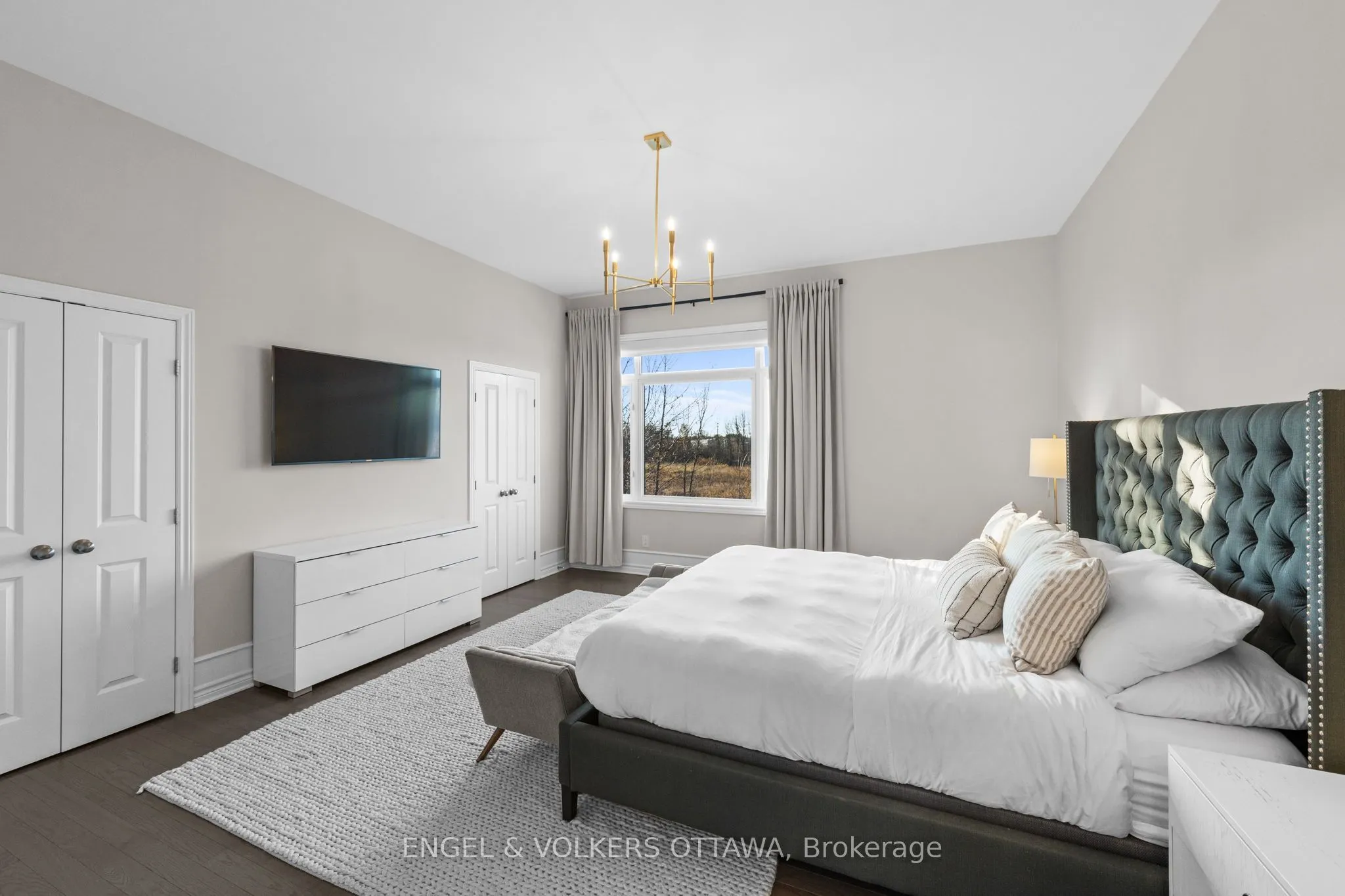 221 Cooks Mill Crescent