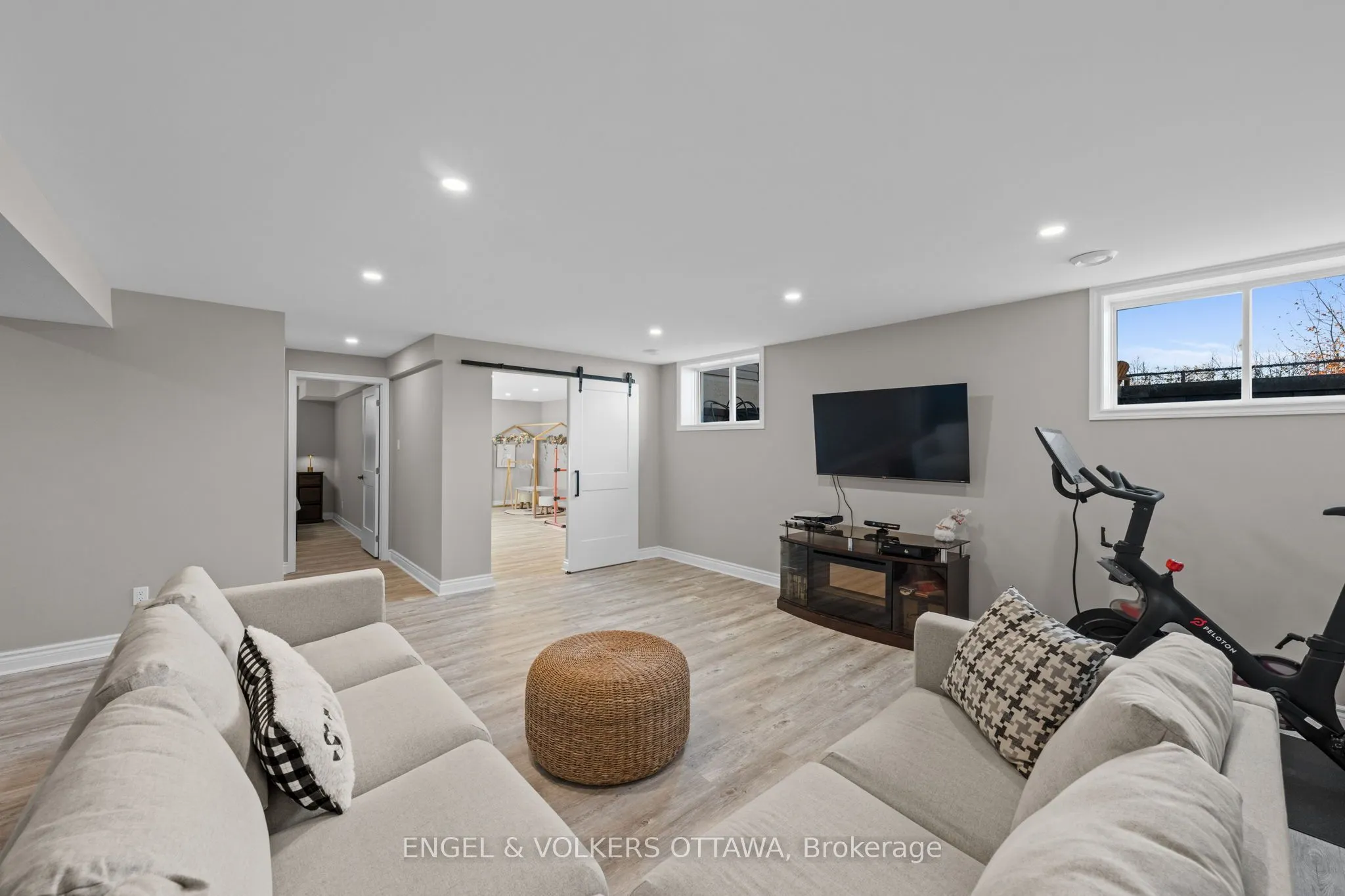 221 Cooks Mill Crescent