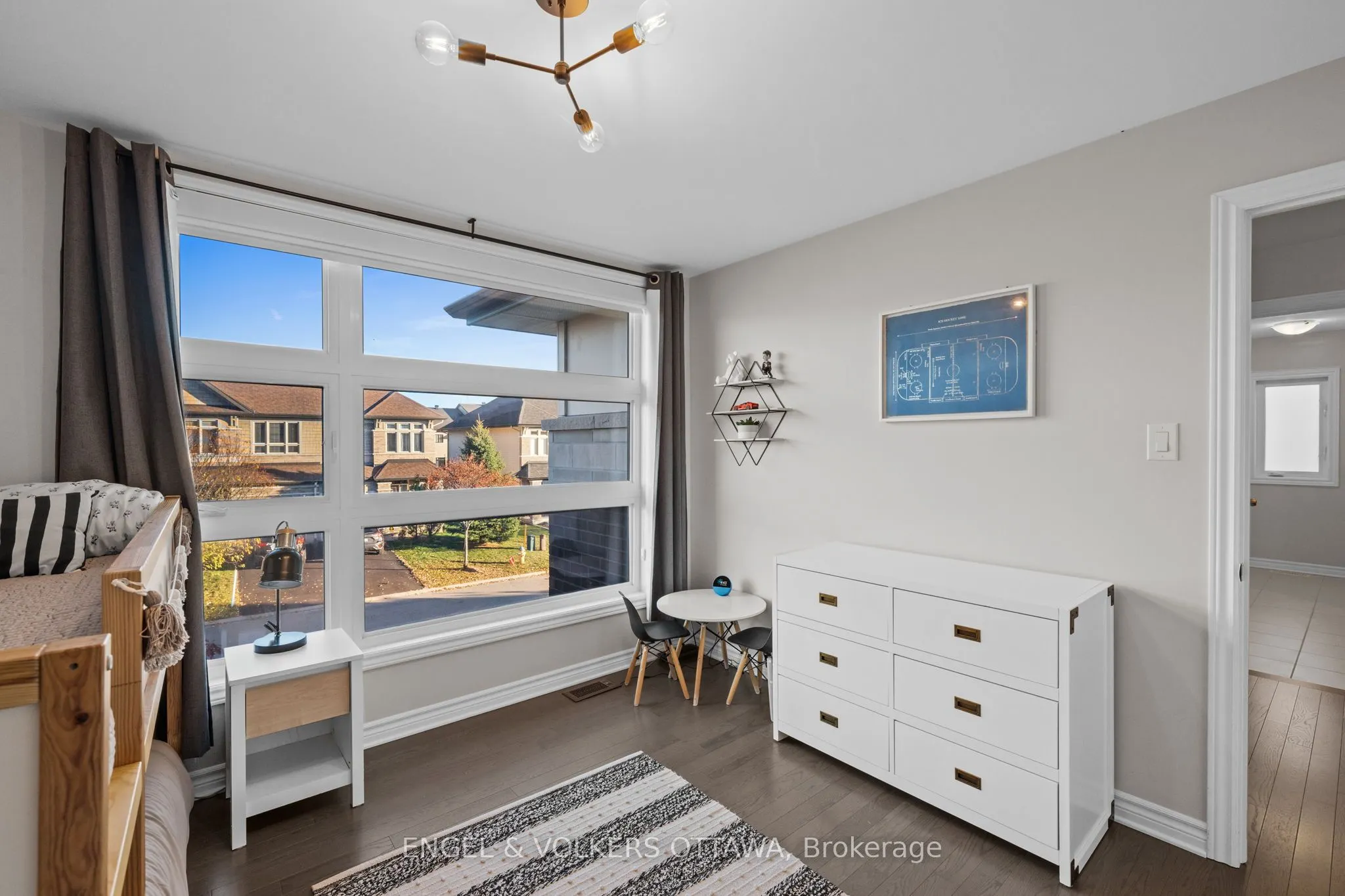 221 Cooks Mill Crescent