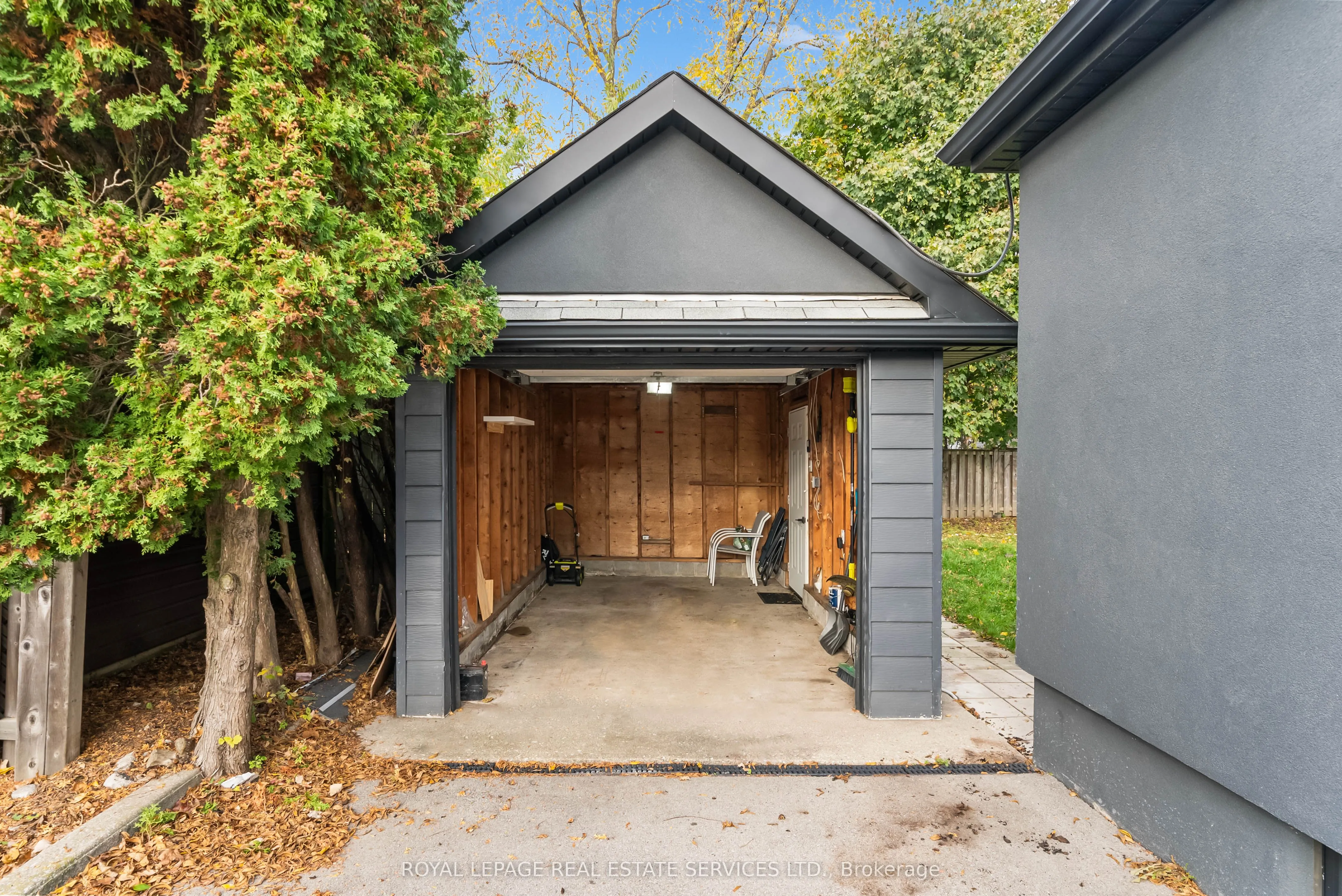 260 West 16th Street