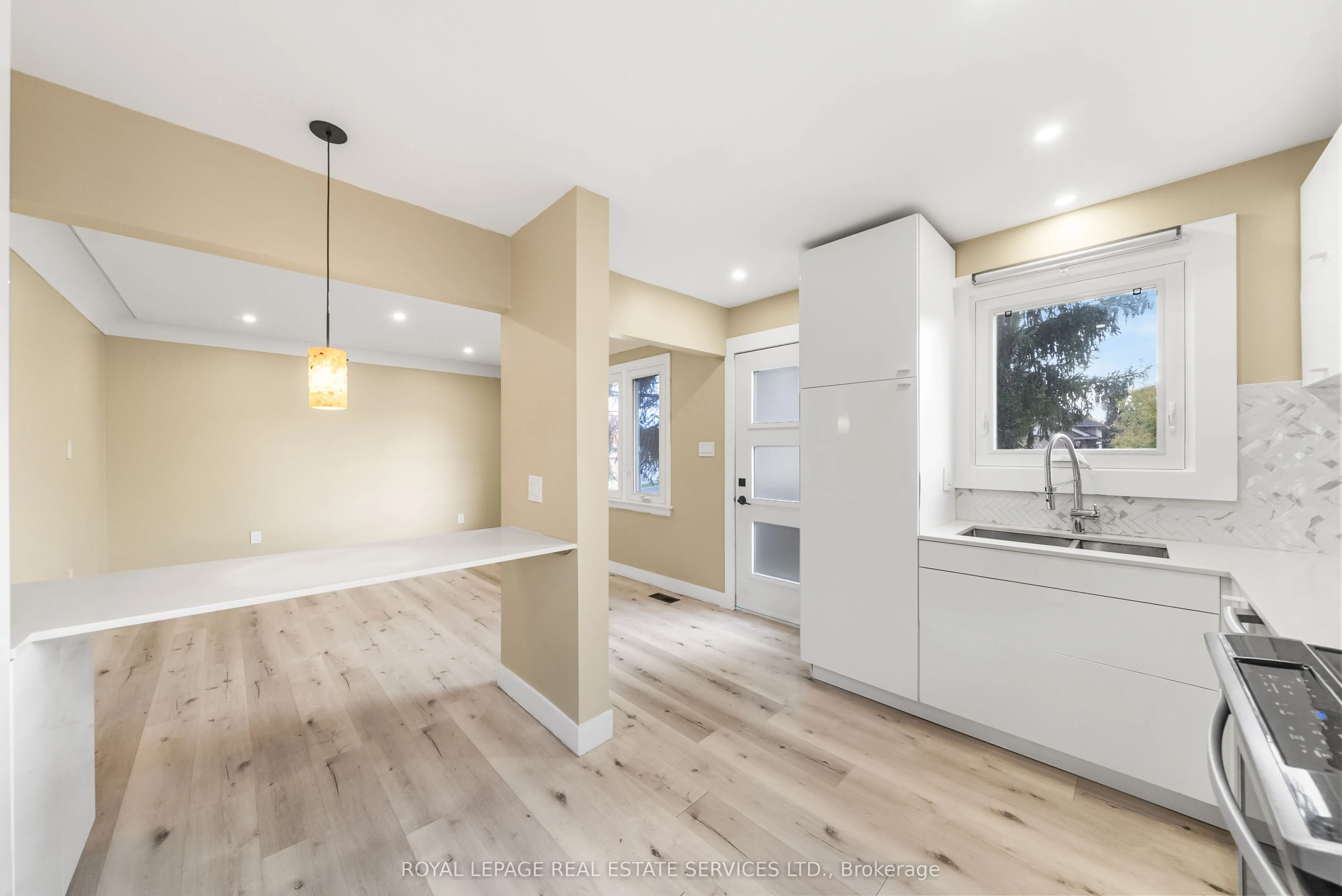 260 West 16th Street