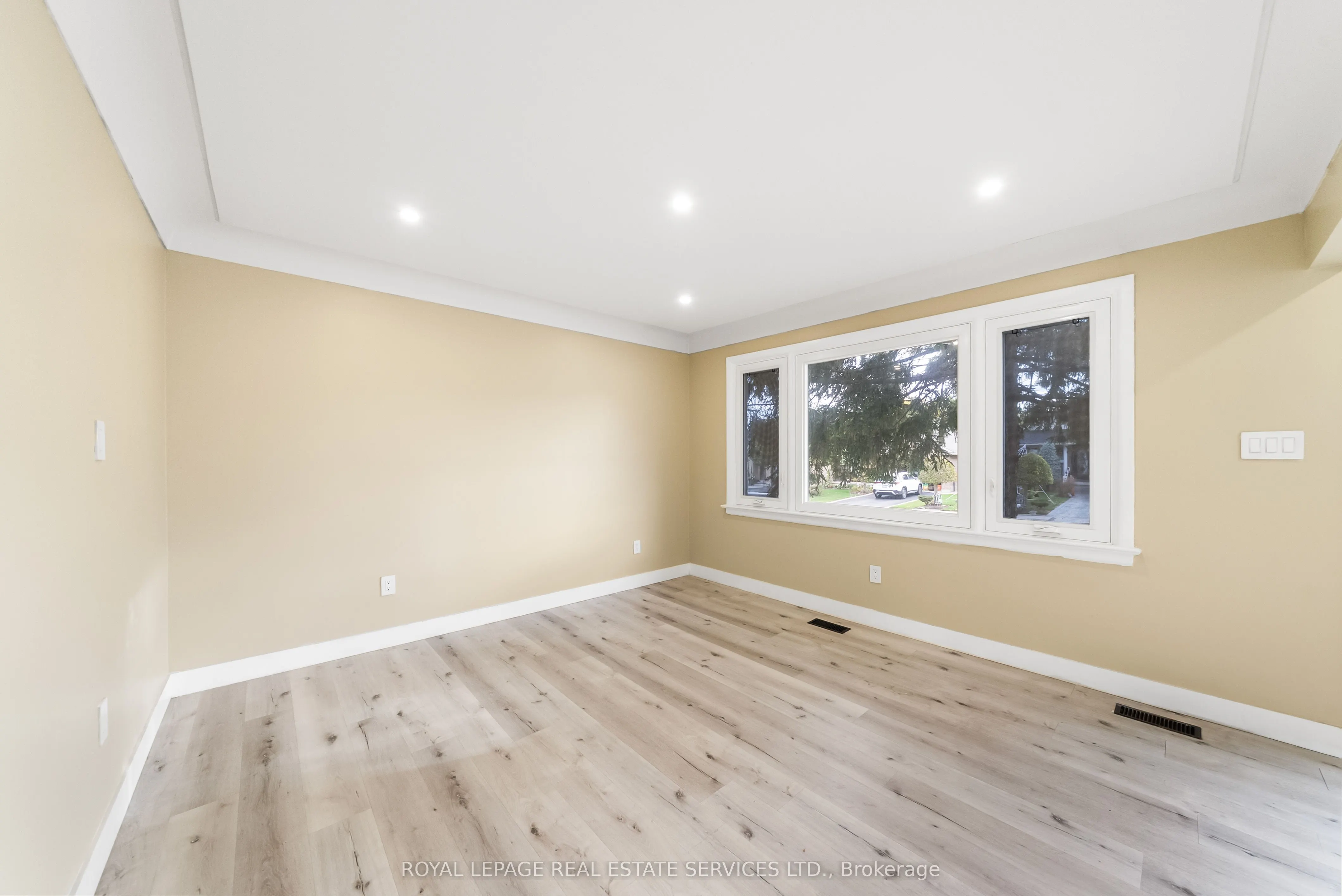 260 West 16th Street