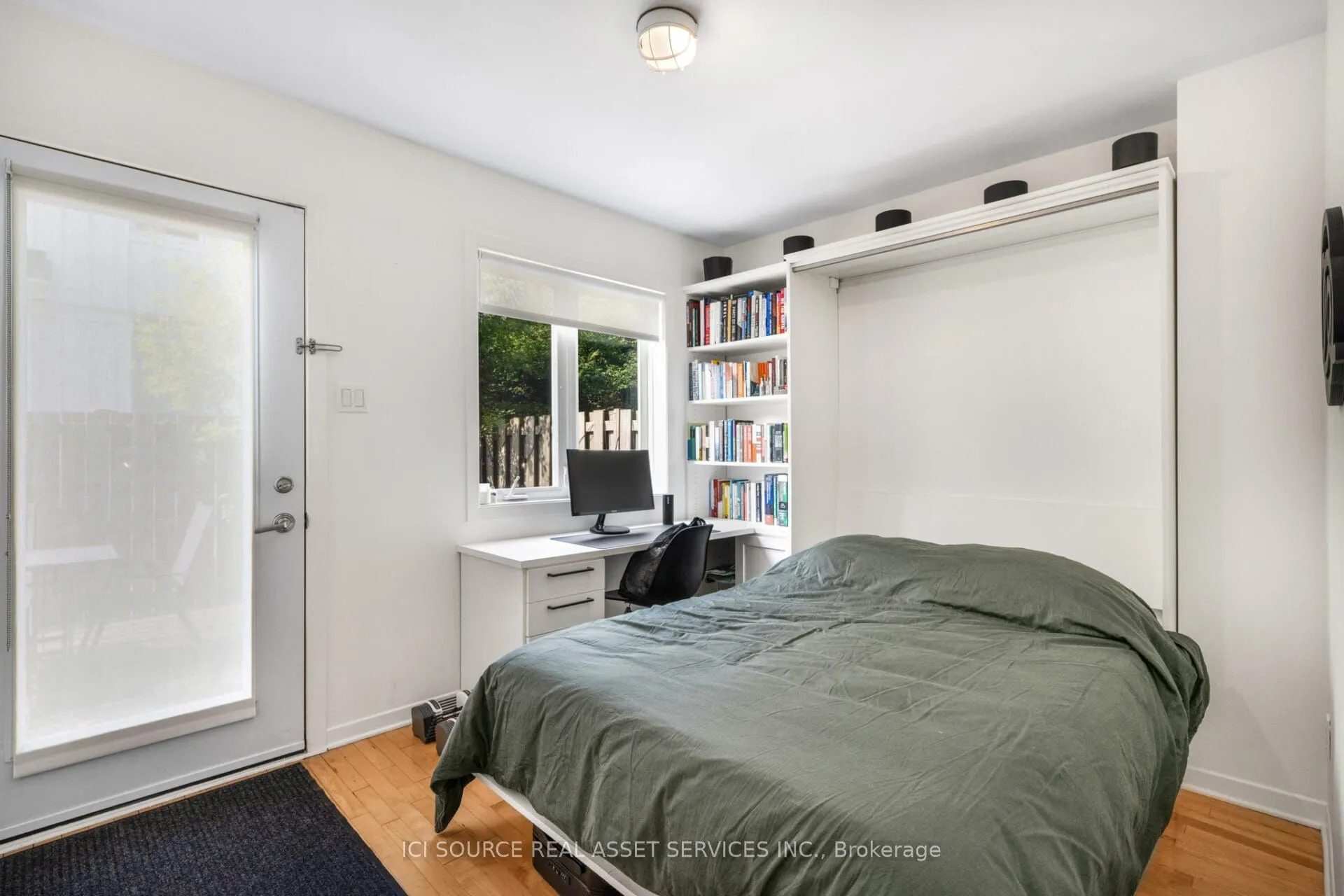 1137 Gladstone Avenue