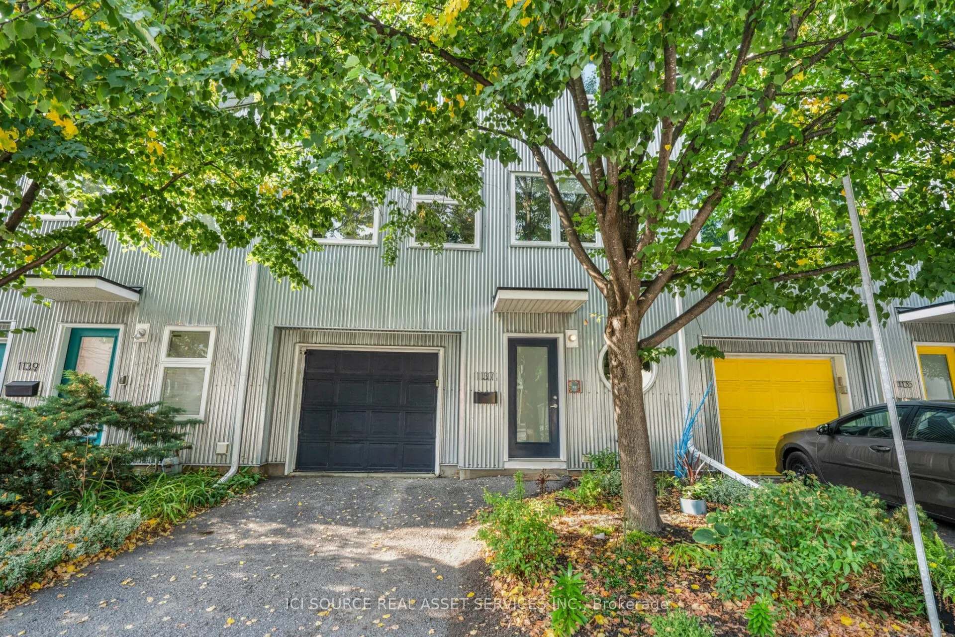 1137 Gladstone Avenue