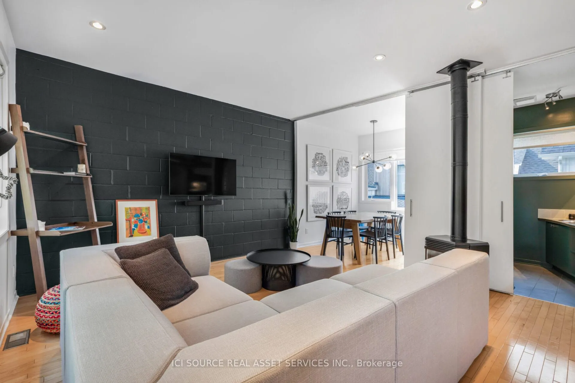 1137 Gladstone Avenue