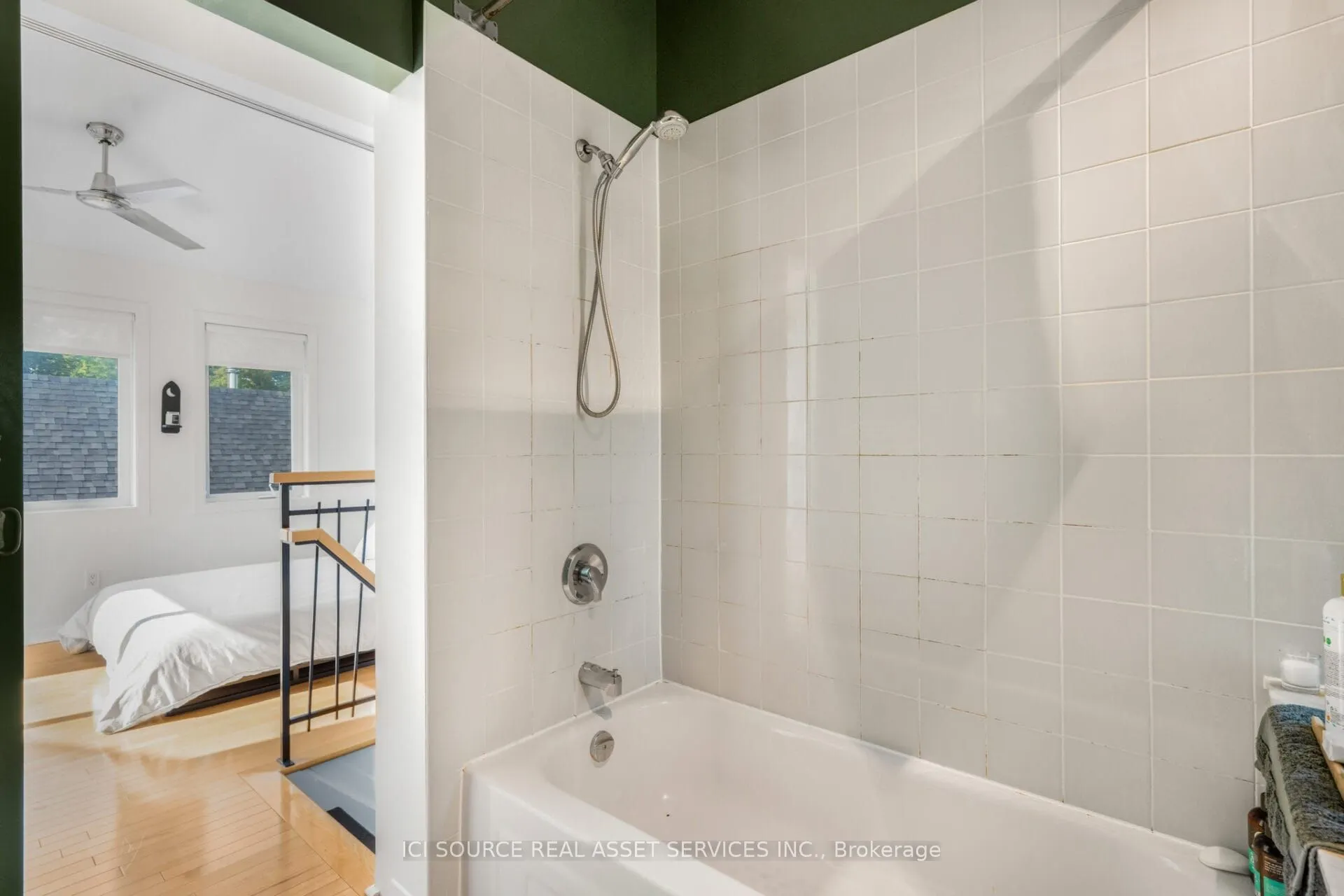 1137 Gladstone Avenue