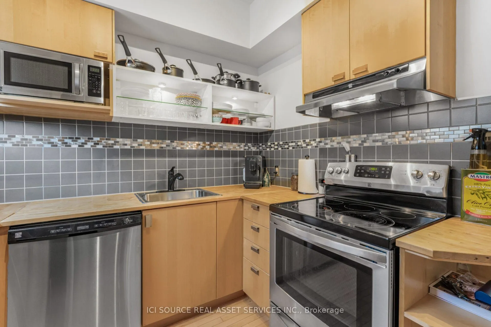 1137 Gladstone Avenue