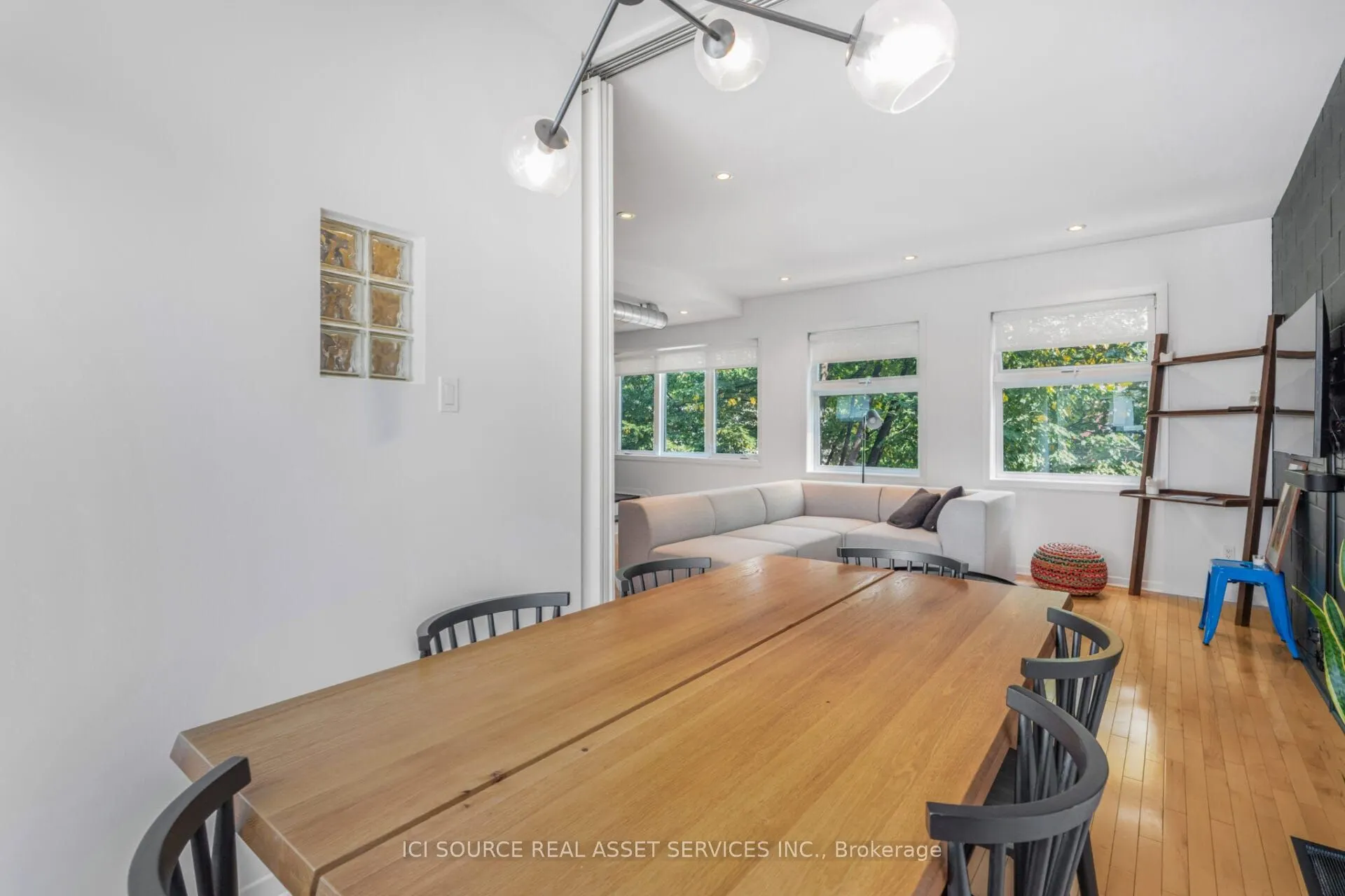 1137 Gladstone Avenue