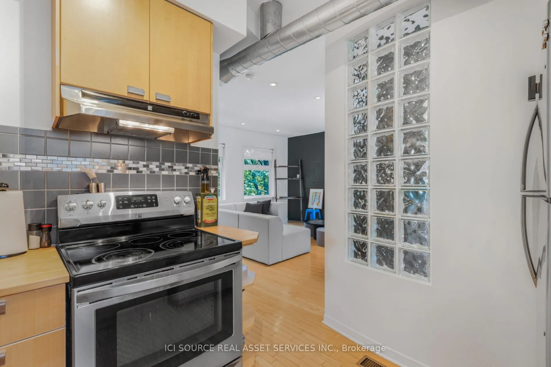 1137 Gladstone Avenue