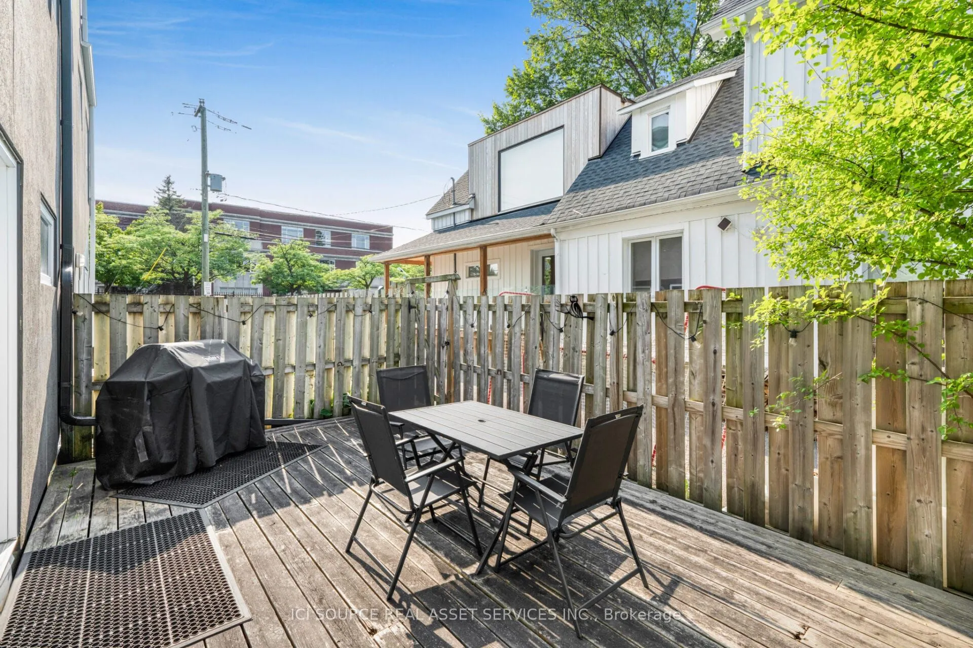 1137 Gladstone Avenue