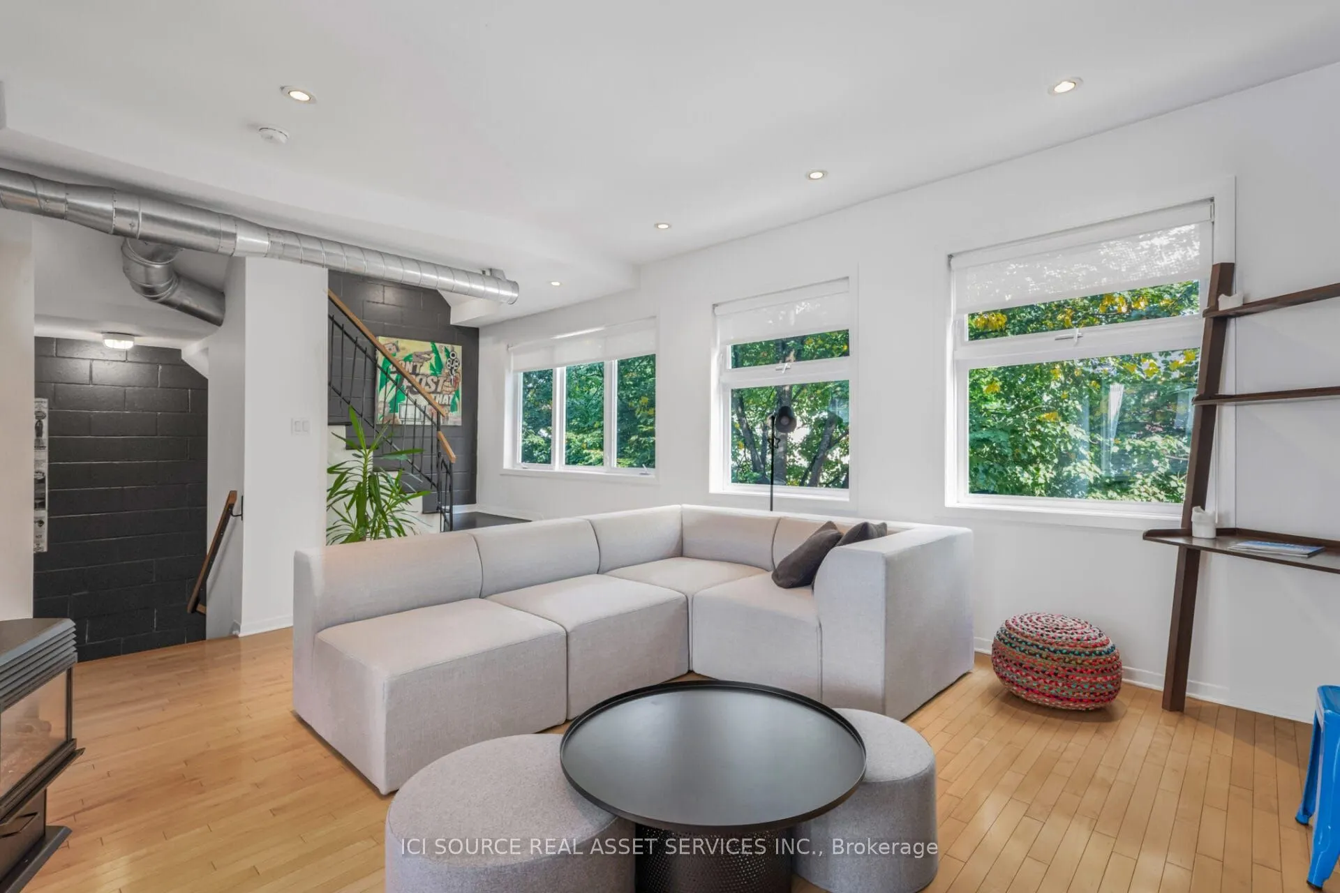 1137 Gladstone Avenue