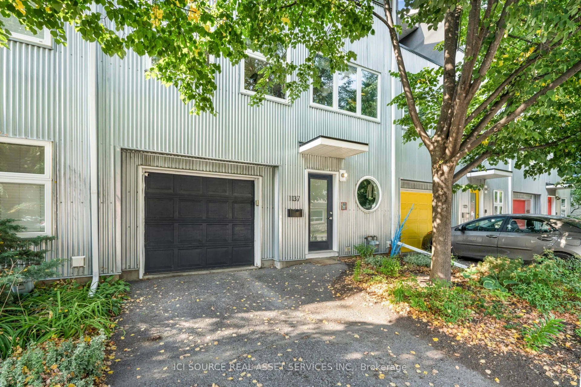 1137 Gladstone Avenue