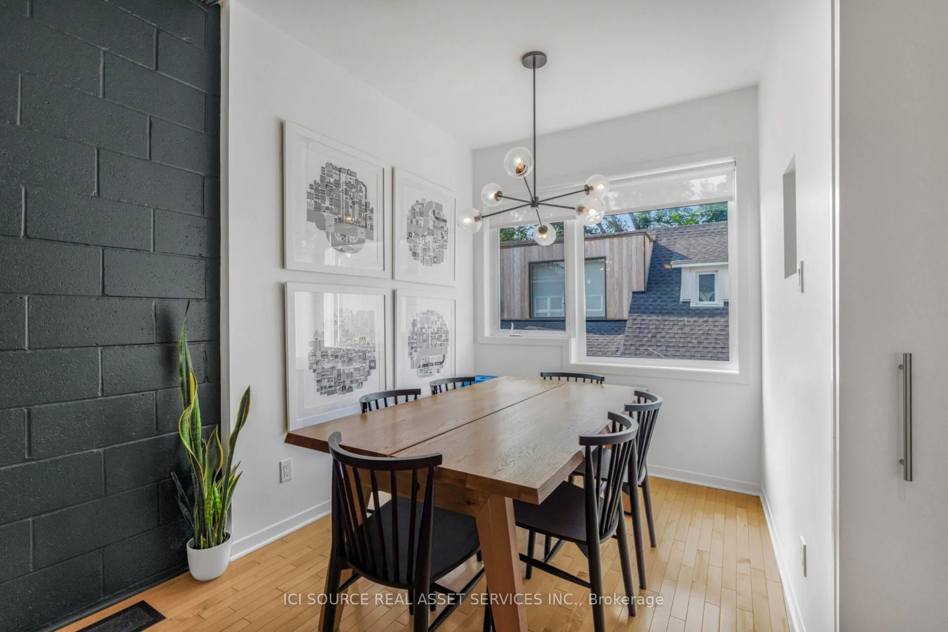 1137 Gladstone Avenue