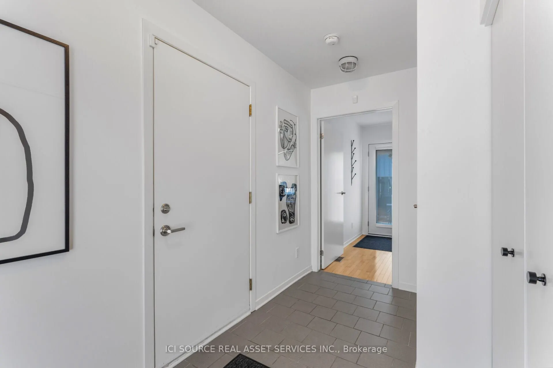 1137 Gladstone Avenue