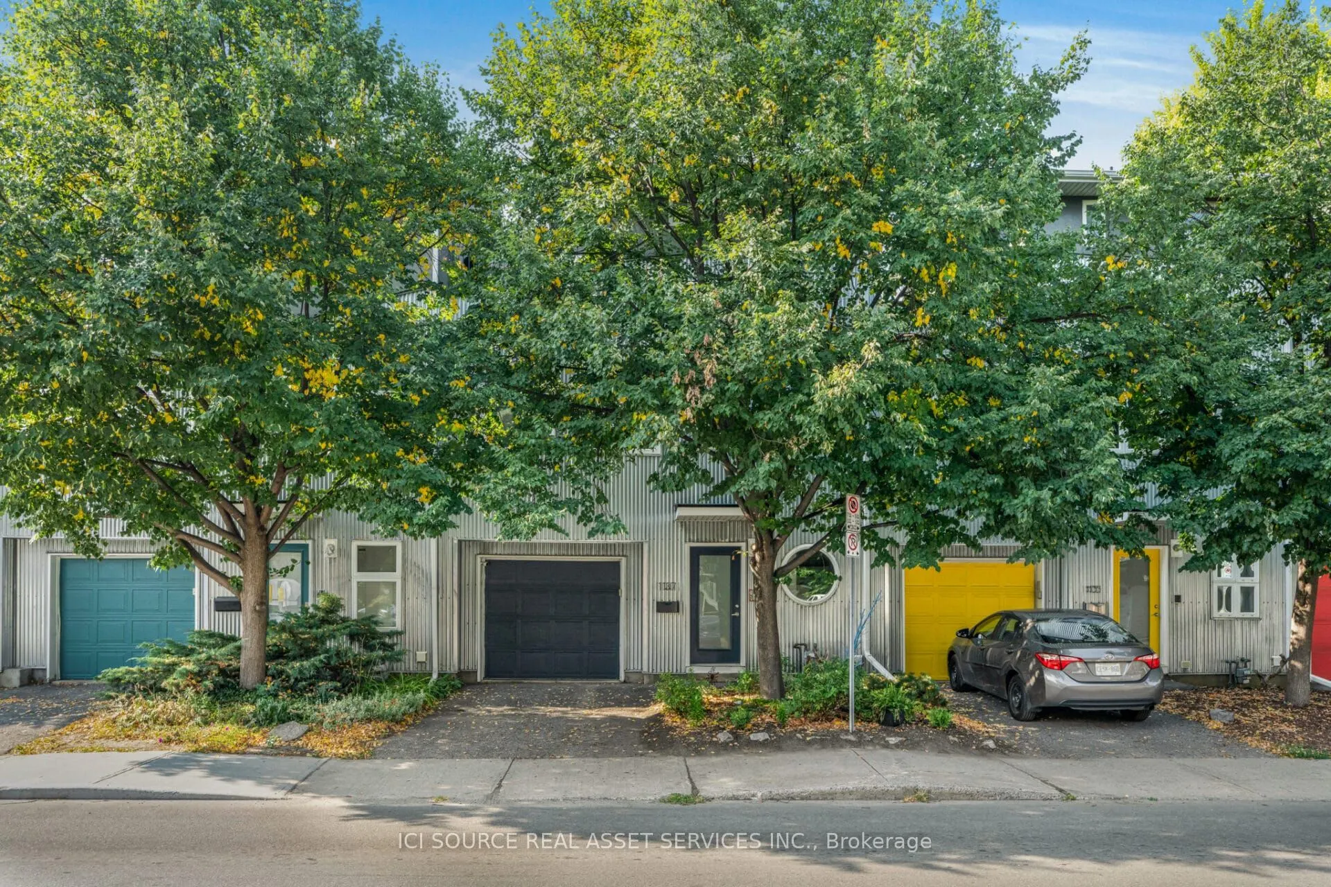 1137 Gladstone Avenue