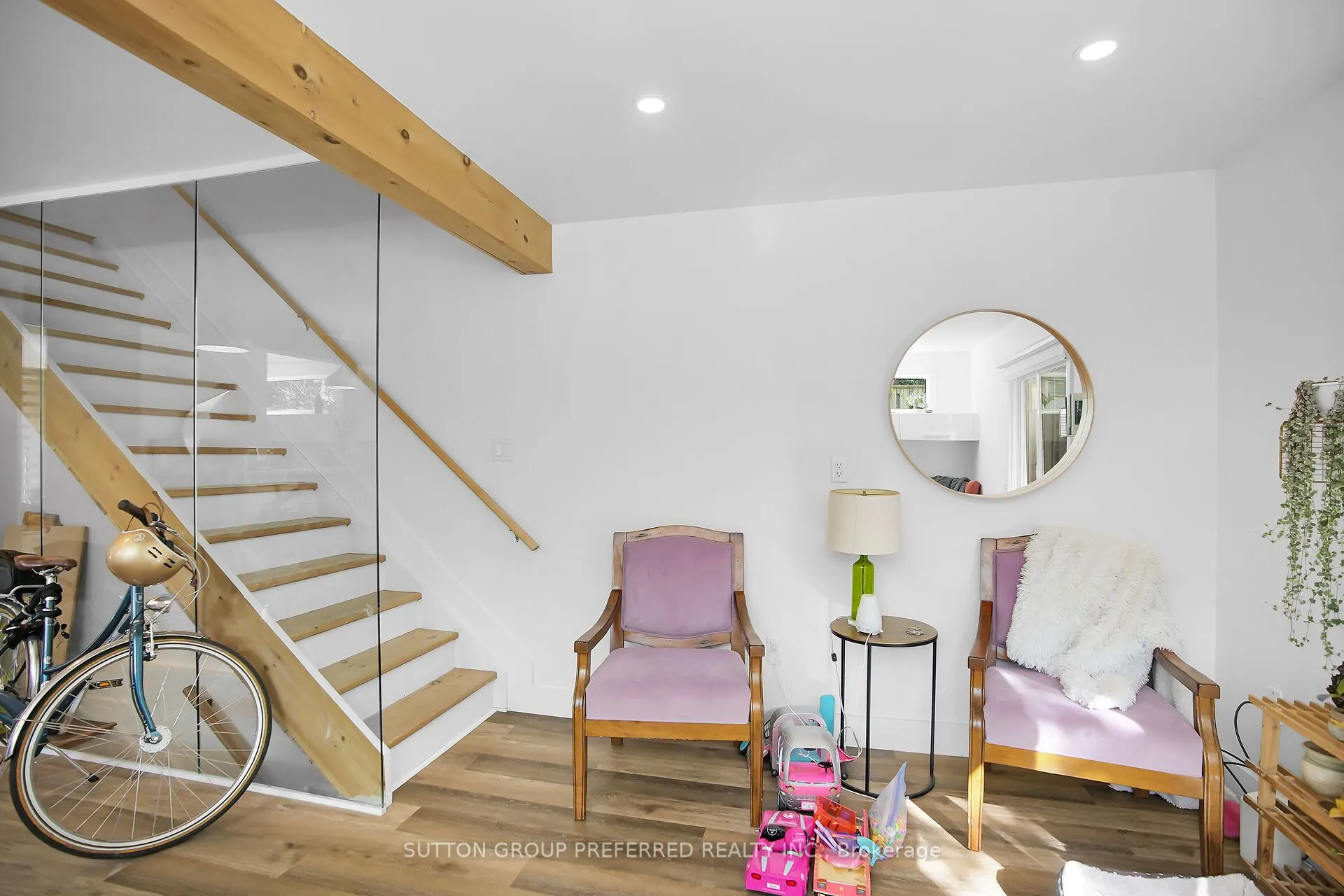 561 PRINCESS Avenue, #4