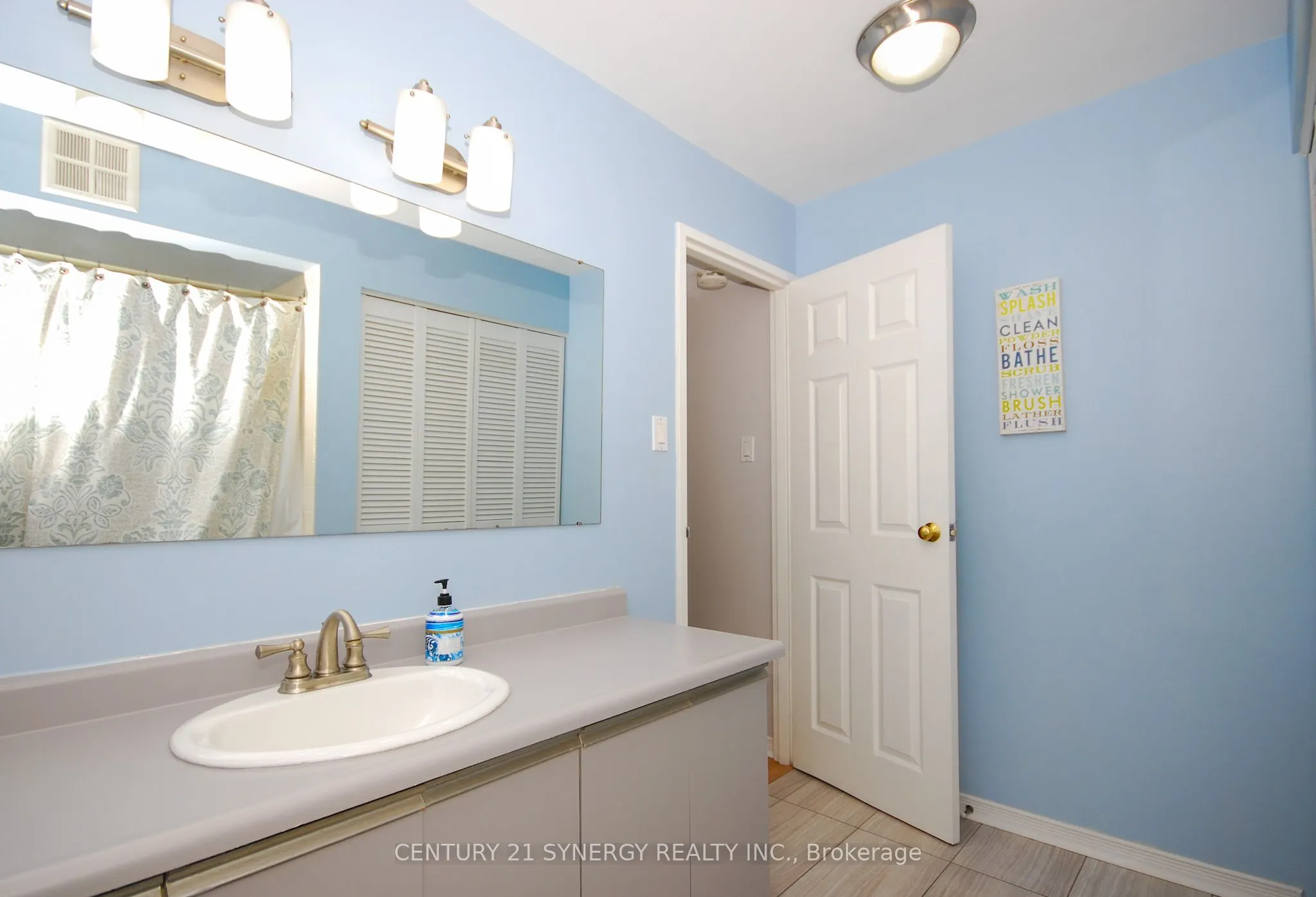 199 Kent Street, #309