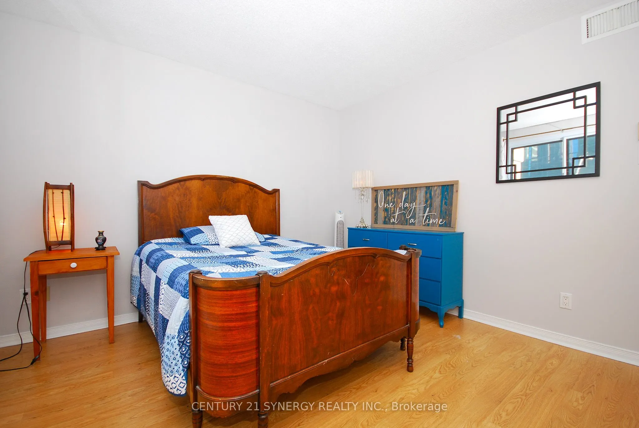 199 Kent Street, #309