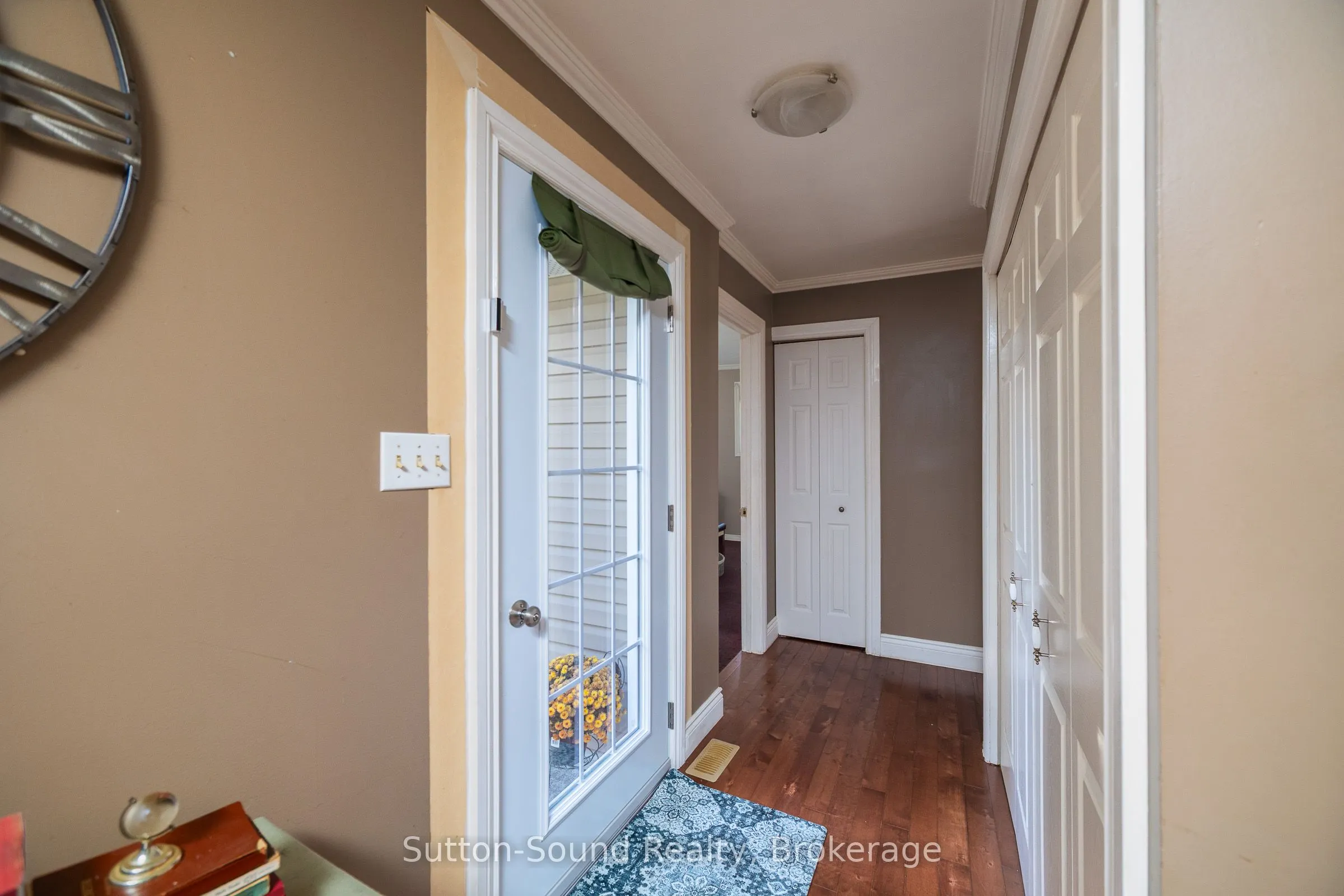 143659 15 Side Road E