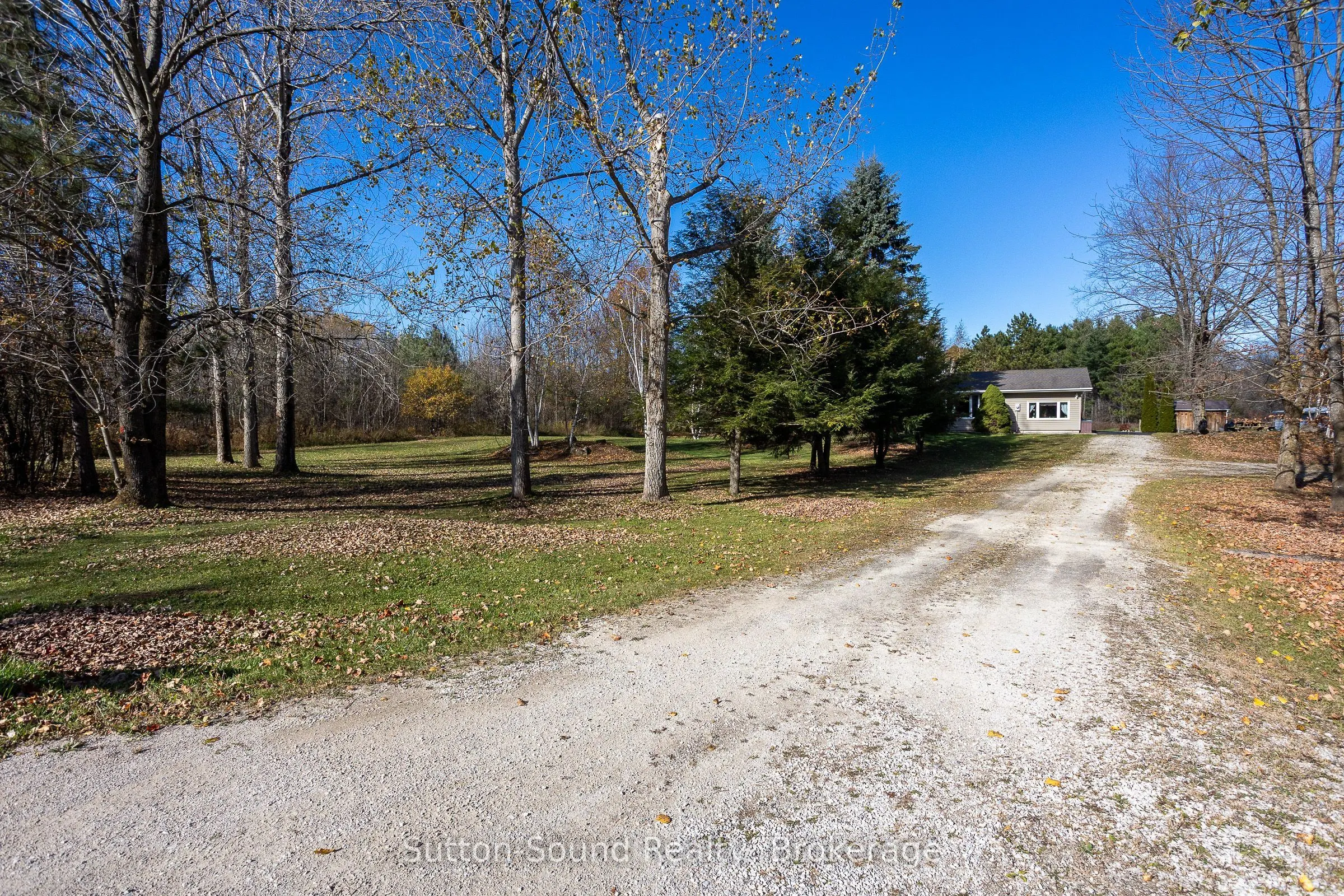 143659 15 Side Road E