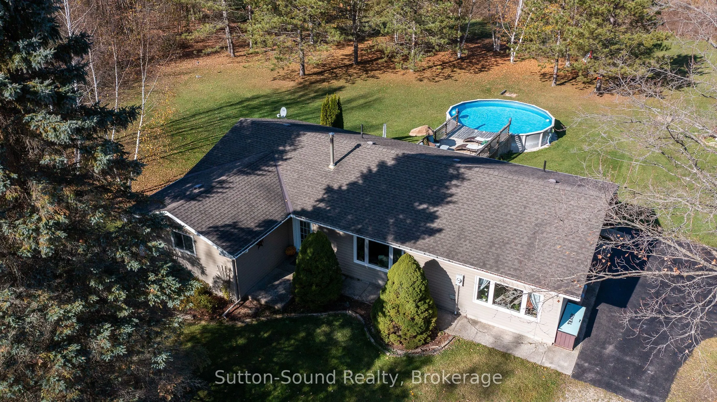 143659 15 Side Road E