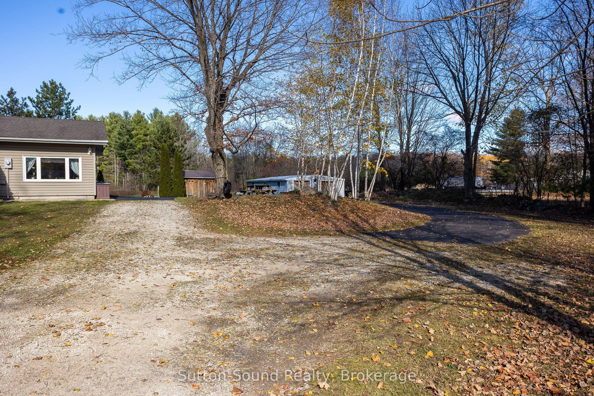 143659 15 Side Road E