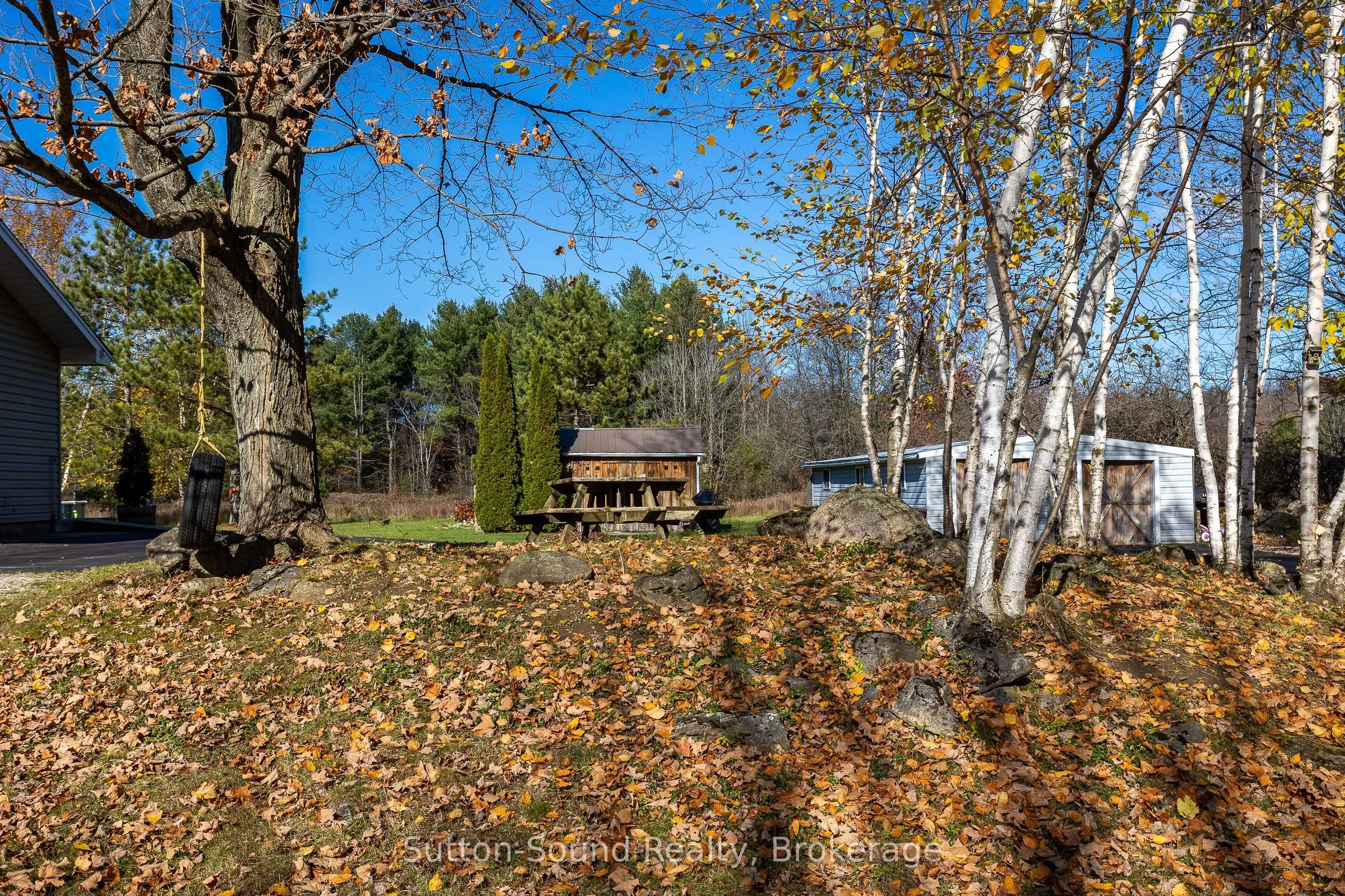 143659 15 Side Road E