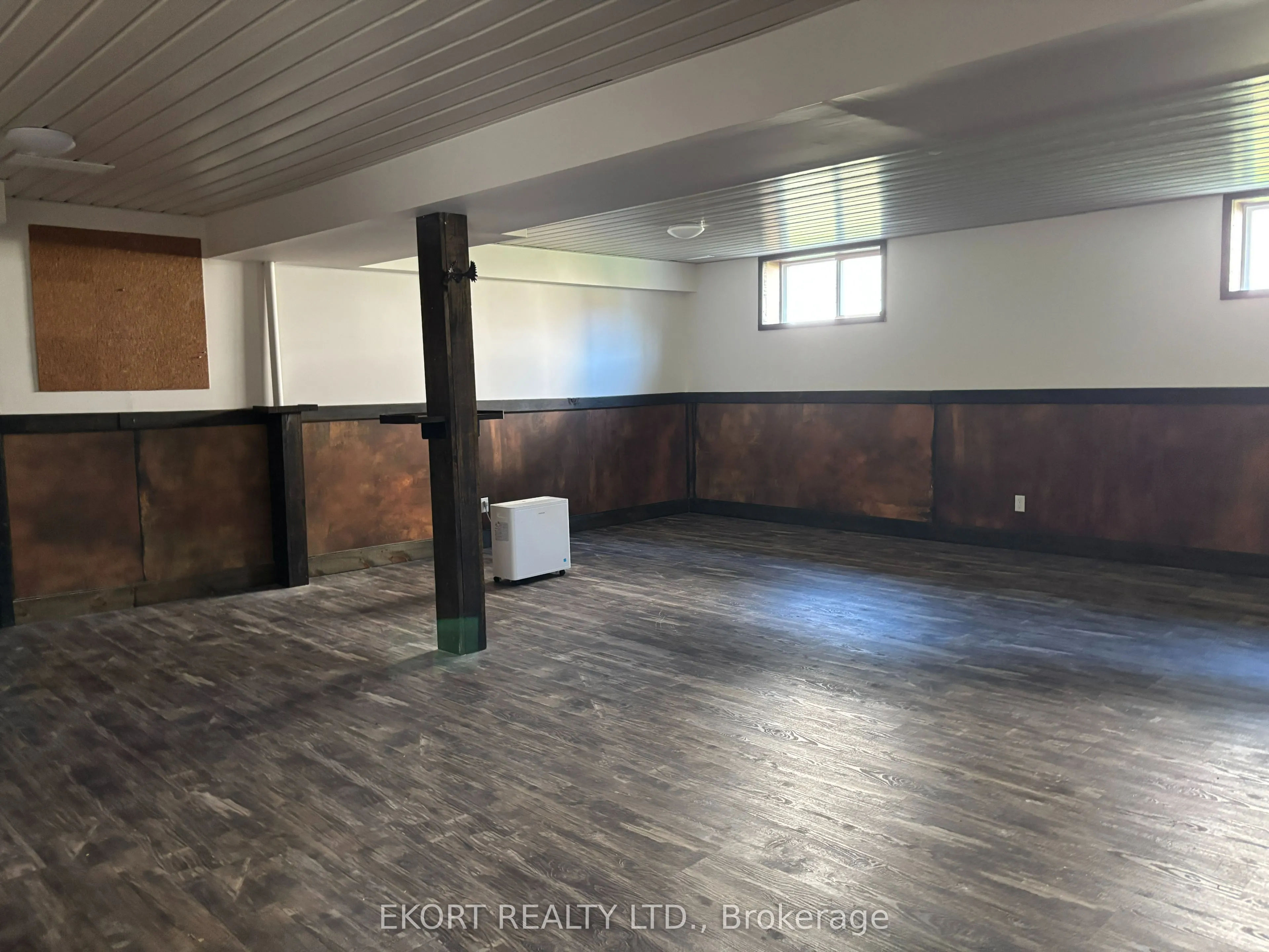 64 Farmington Crescent