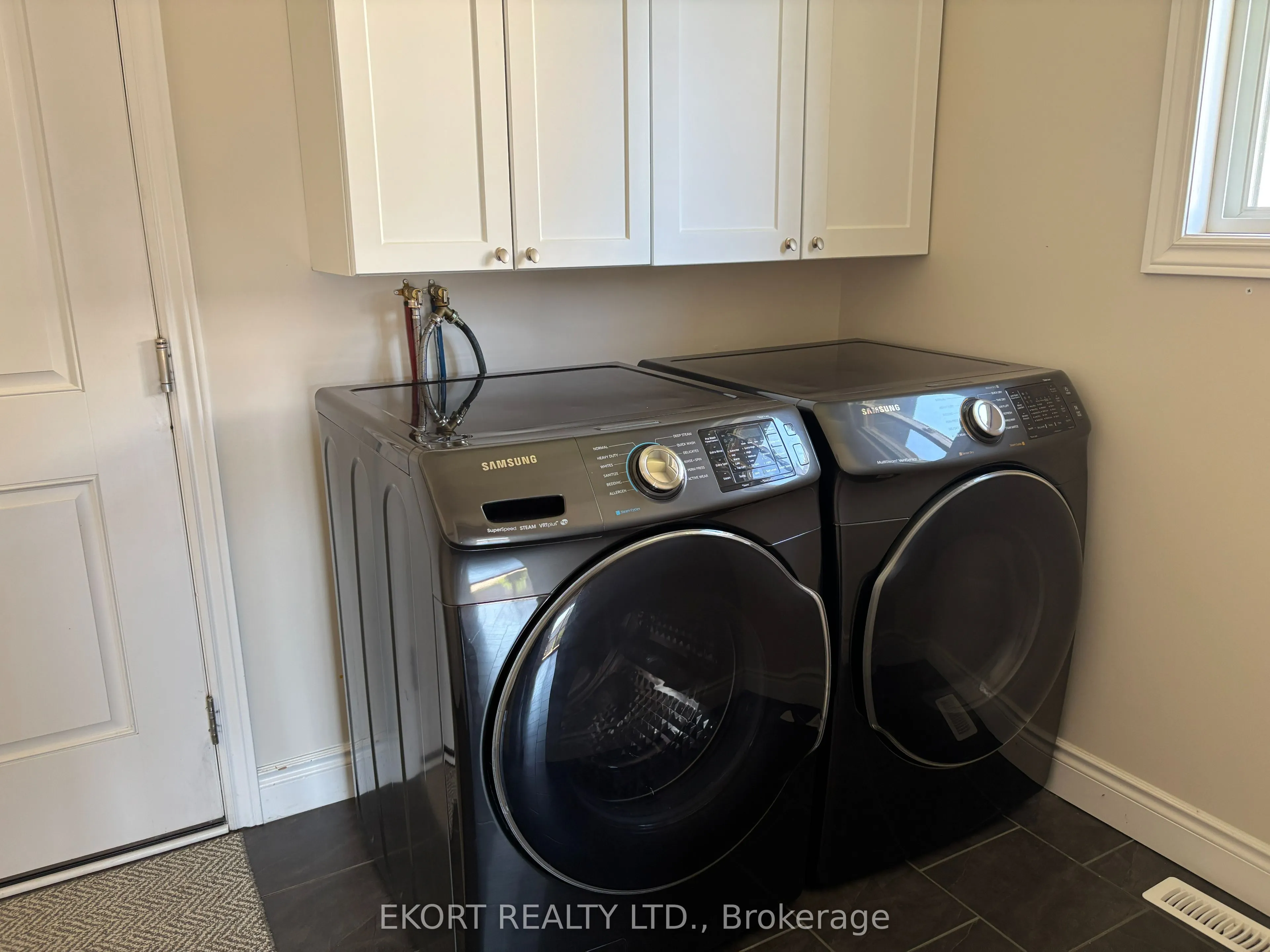 64 Farmington Crescent