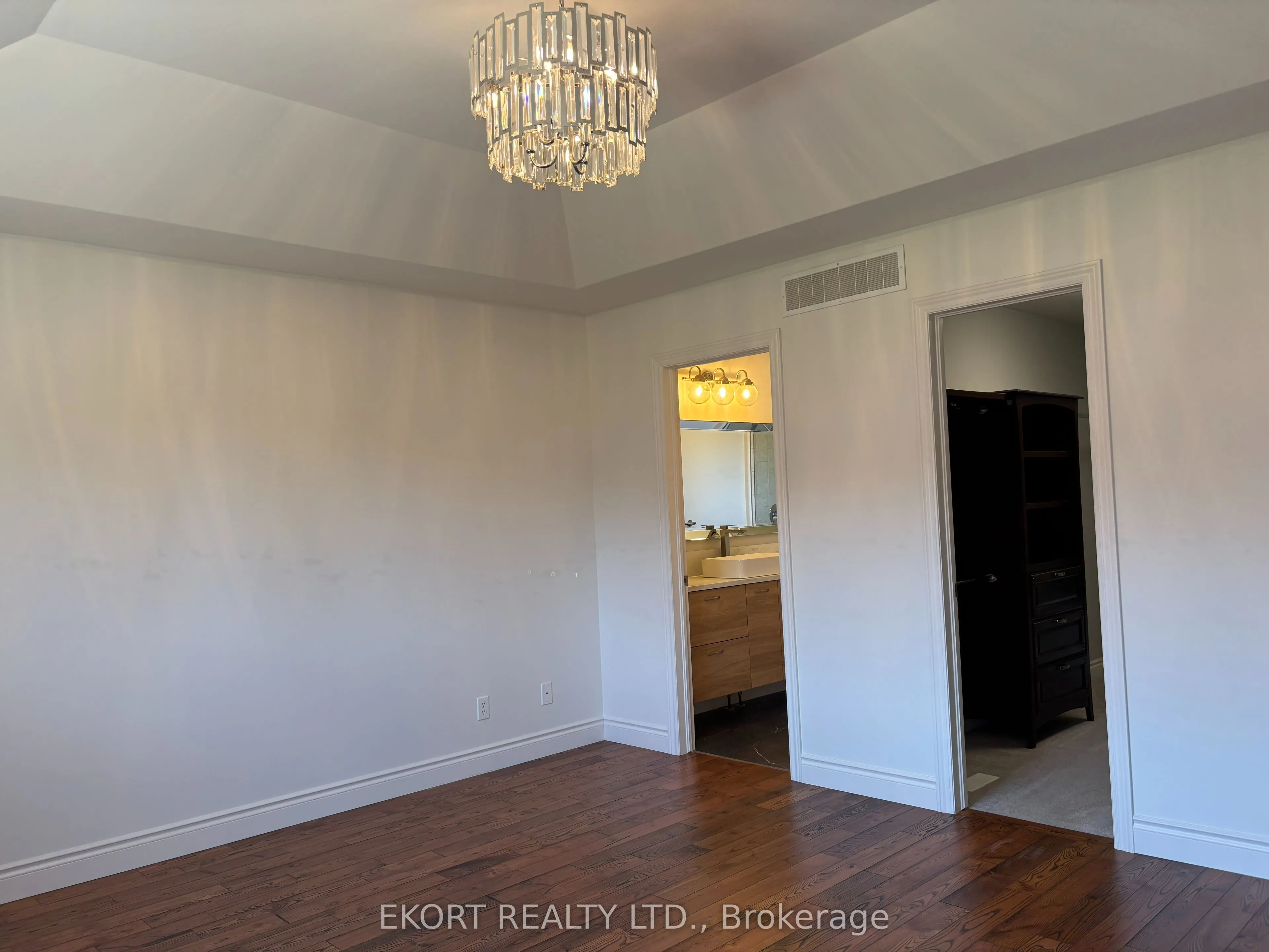 64 Farmington Crescent