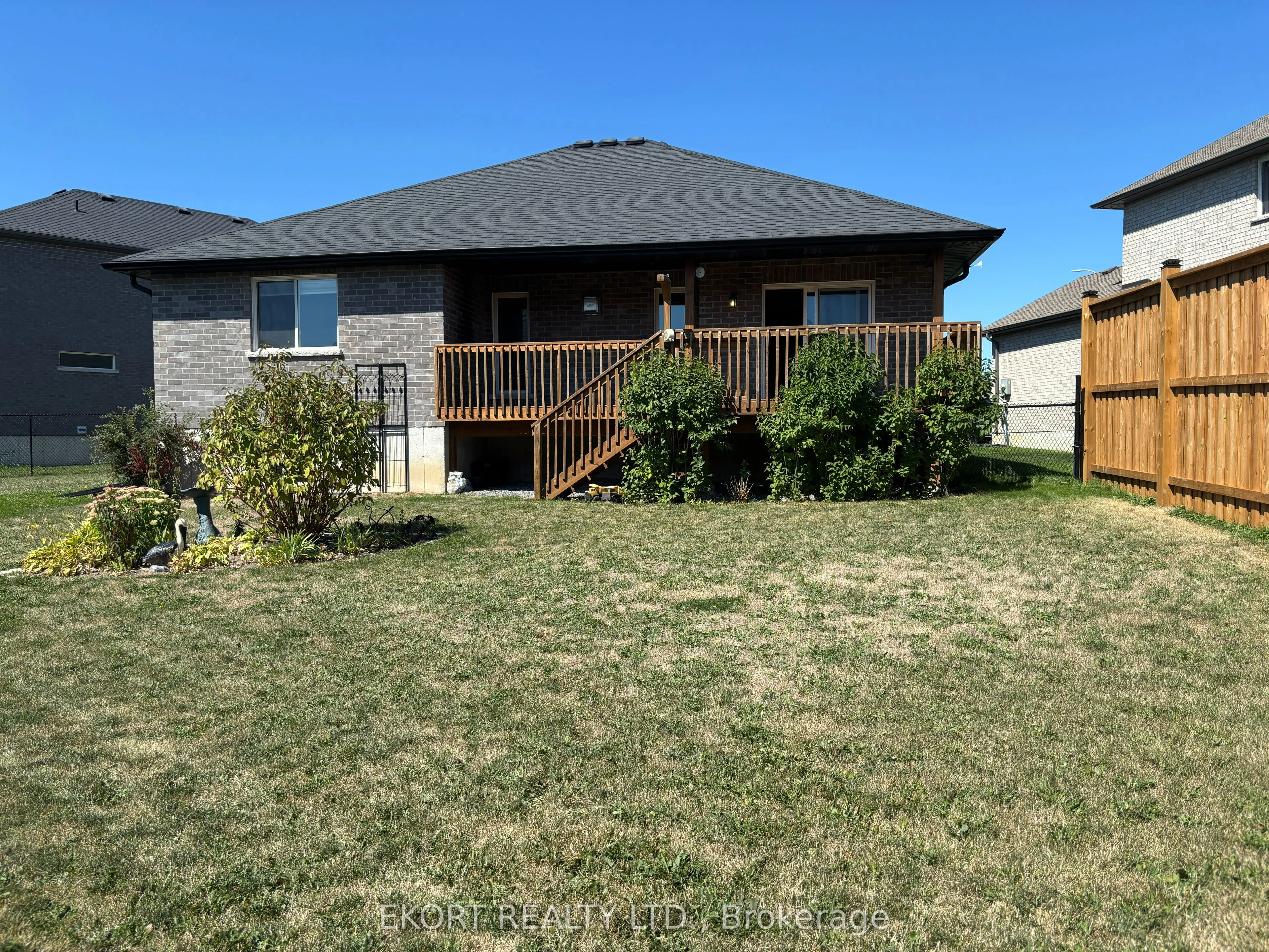 64 Farmington Crescent