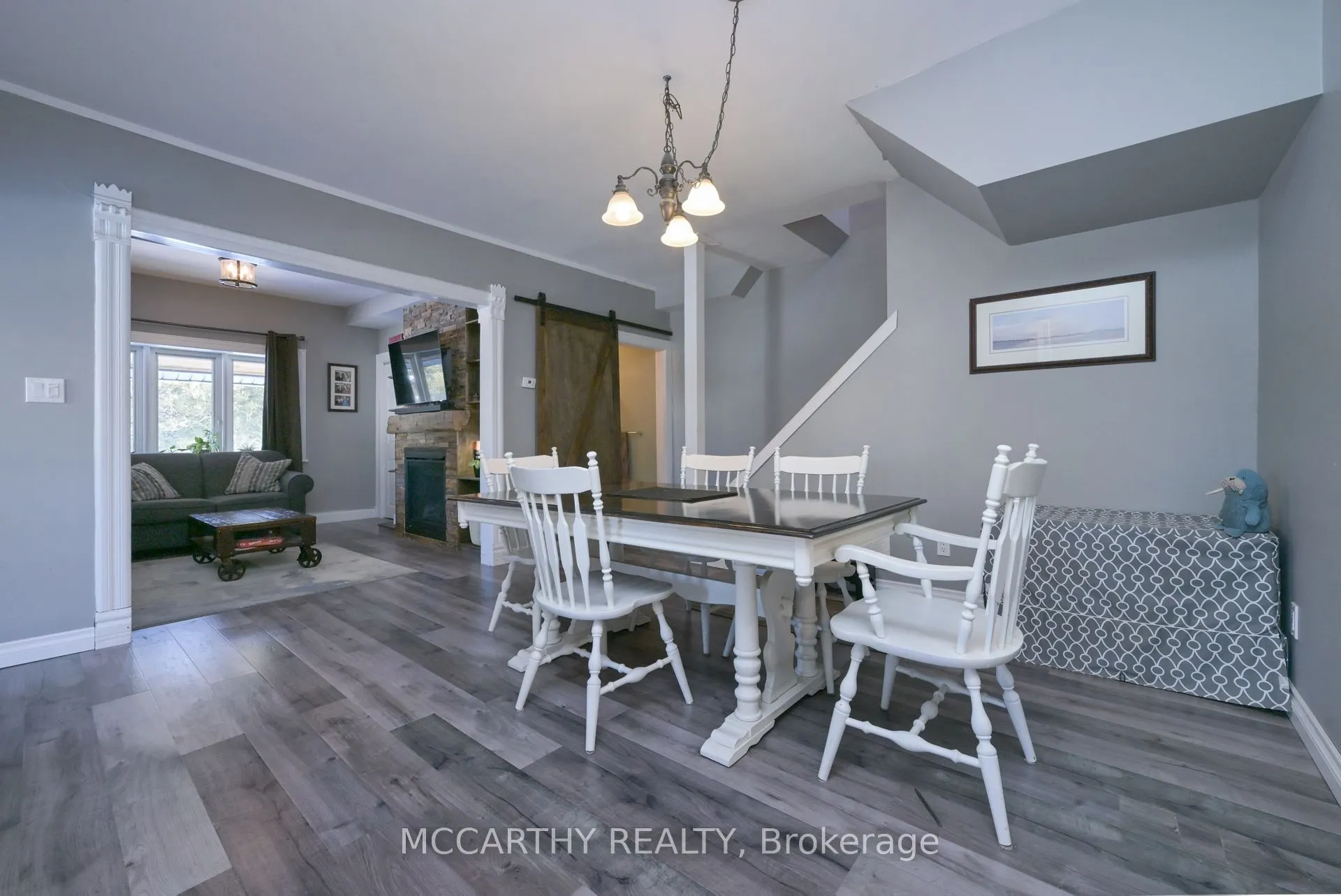 681141 260 Side Road