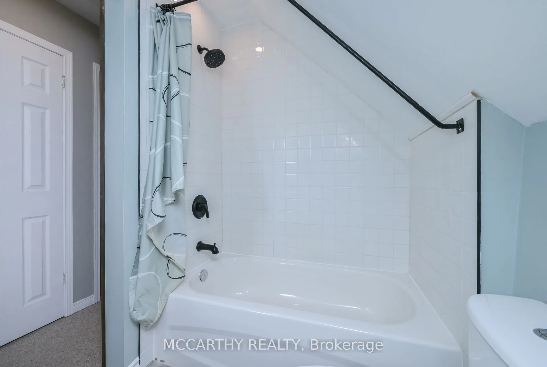 681141 260 Side Road