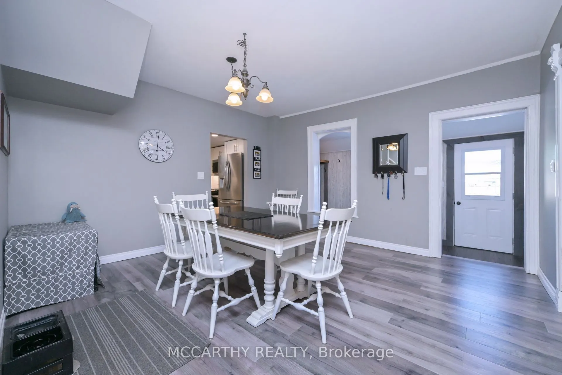 681141 260 Side Road