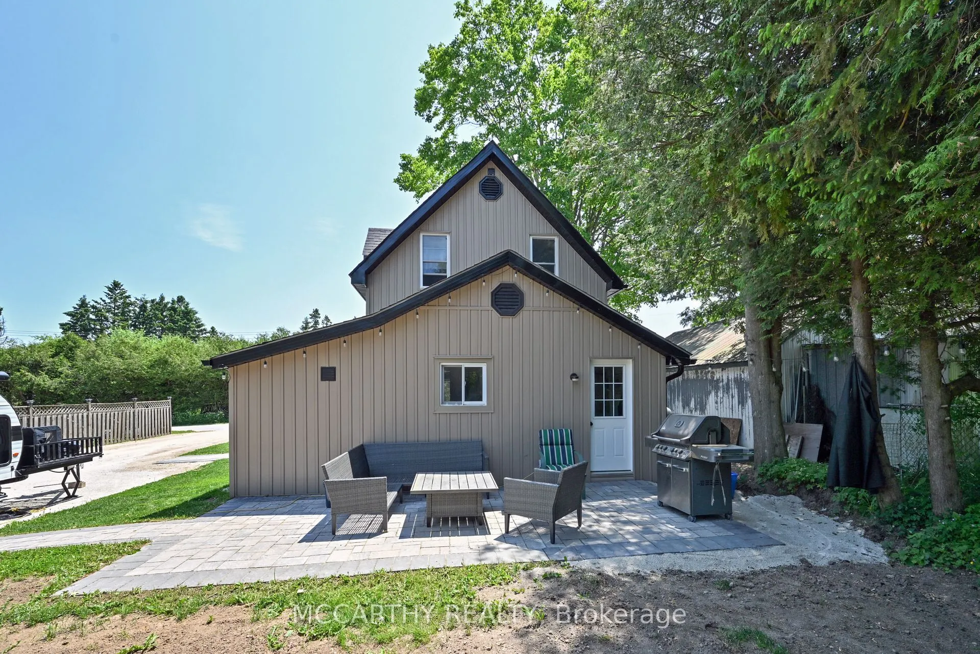 681141 260 Side Road