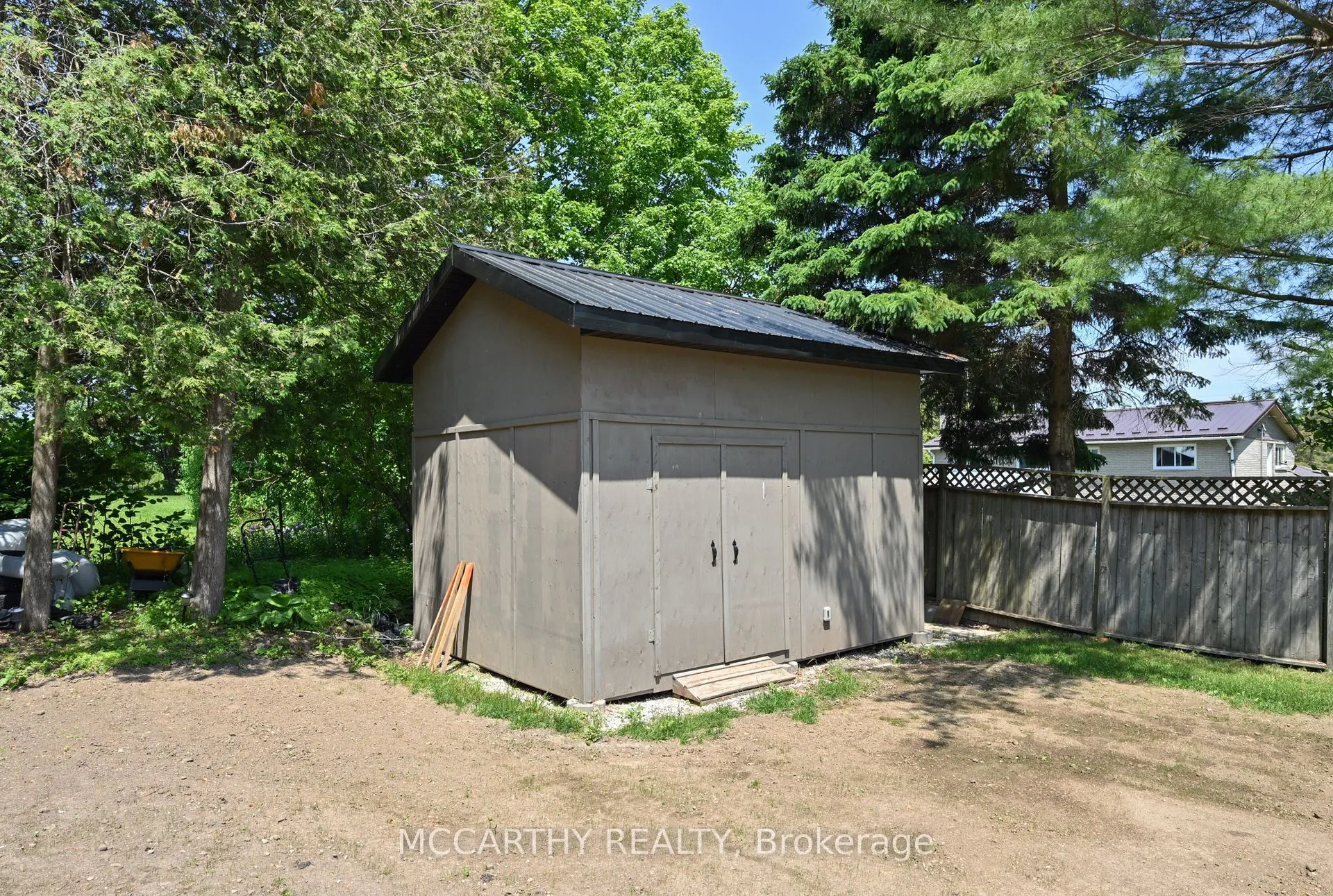 681141 260 Side Road