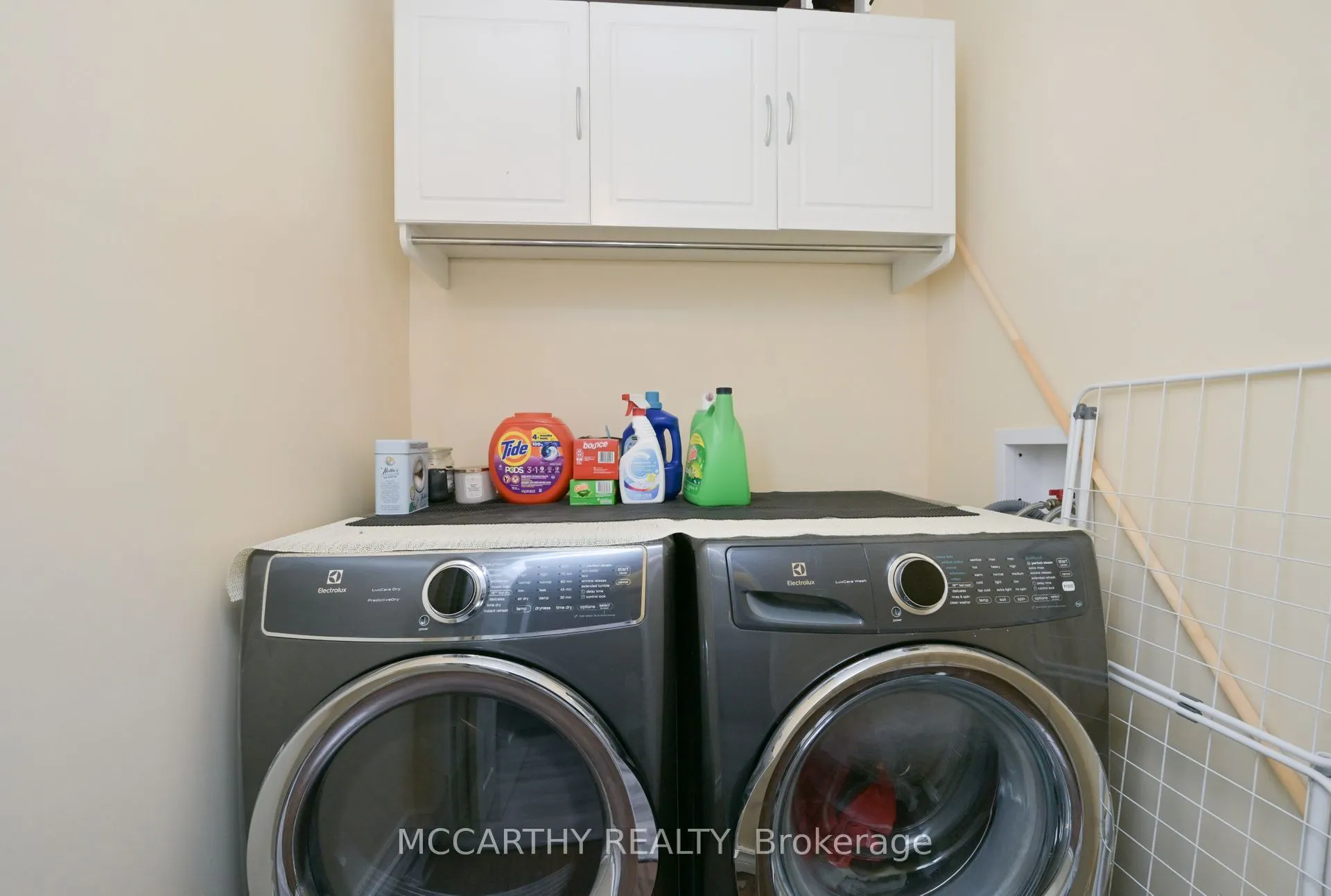 681141 260 Side Road