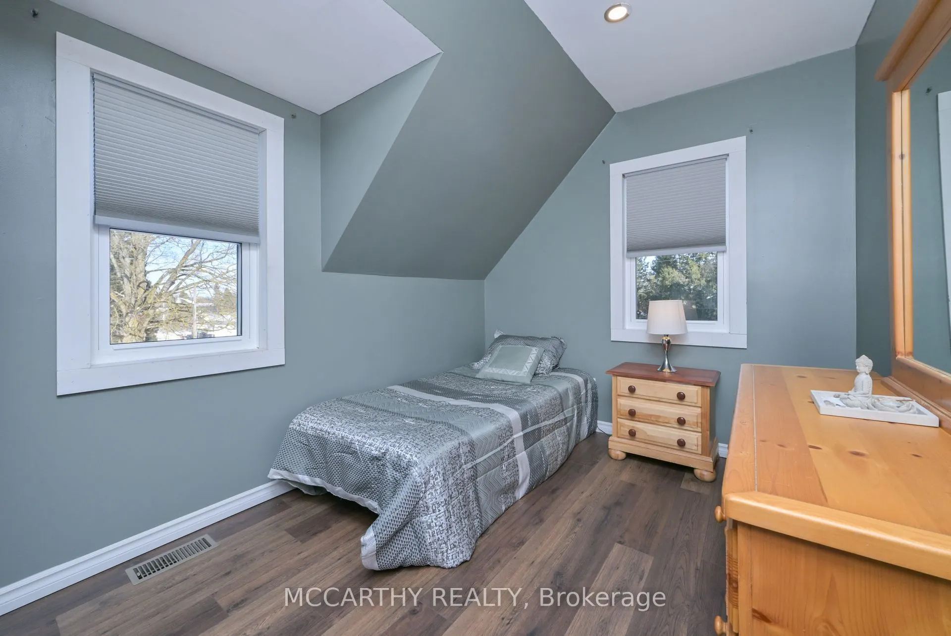 681141 260 Side Road