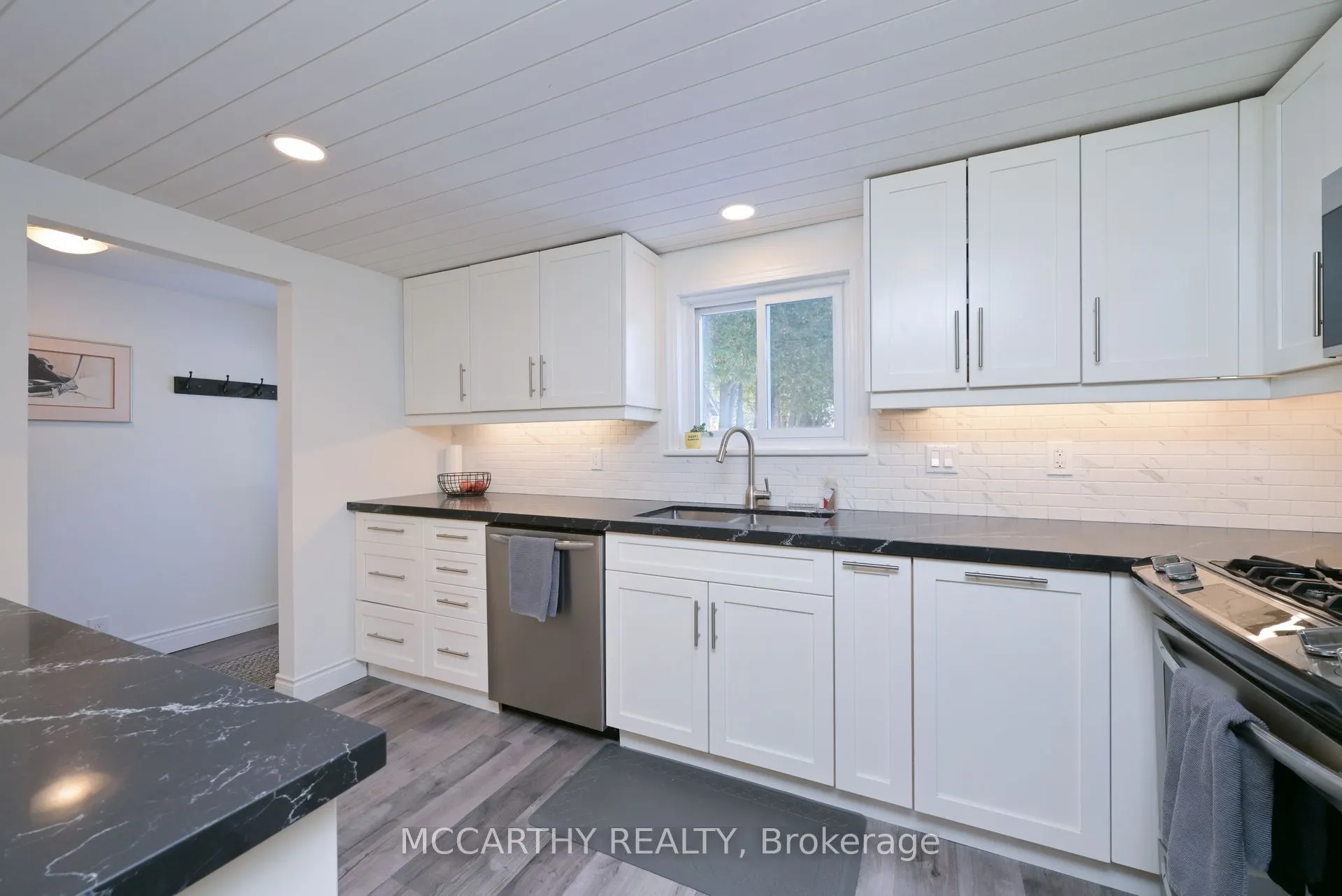 681141 260 Side Road